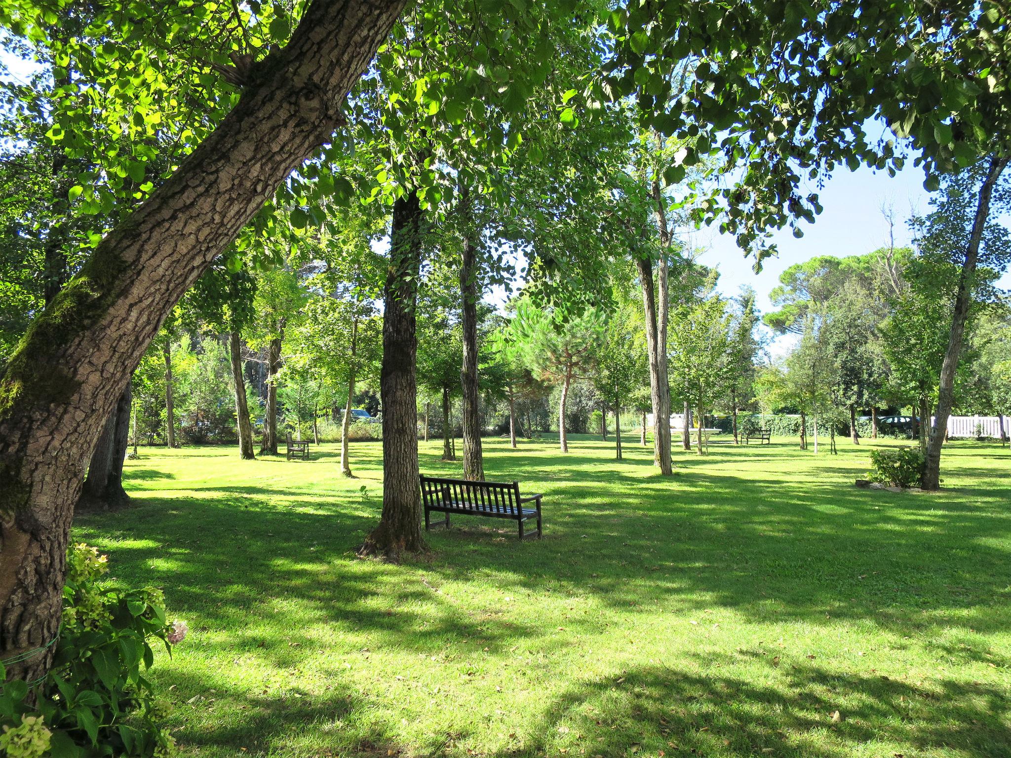 Foto 16 - Apartamento de 2 quartos em San Michele al Tagliamento com piscina e jardim