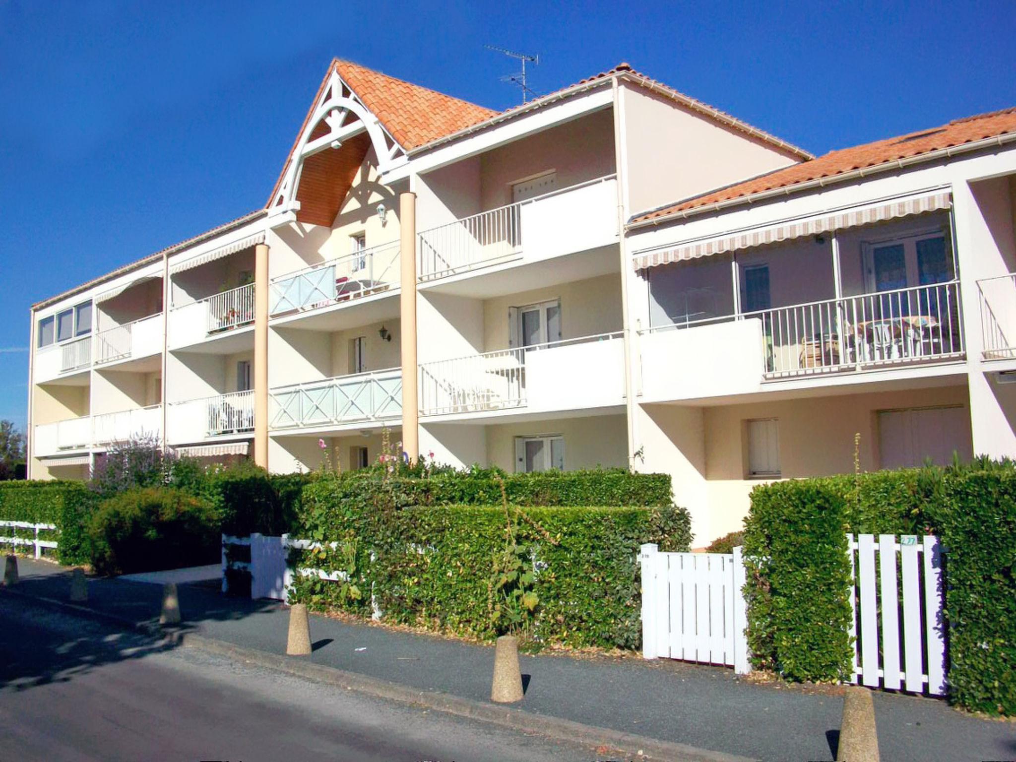 Foto 16 - Casa con 2 camere da letto a Vaux-sur-Mer con piscina e giardino