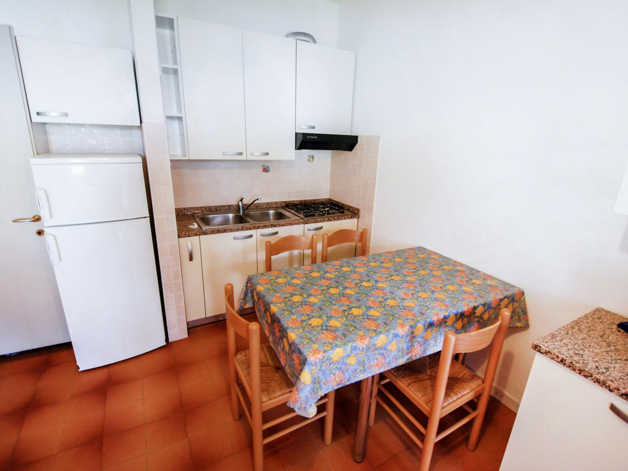 Photo 8 - 1 bedroom Apartment in San Michele al Tagliamento with swimming pool and garden