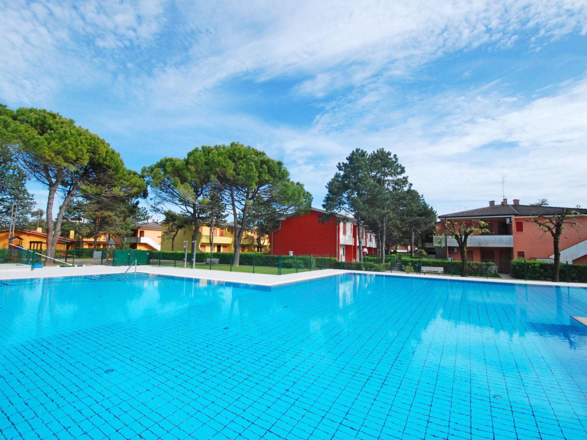Foto 14 - Apartamento de 1 quarto em San Michele al Tagliamento com piscina e vistas do mar