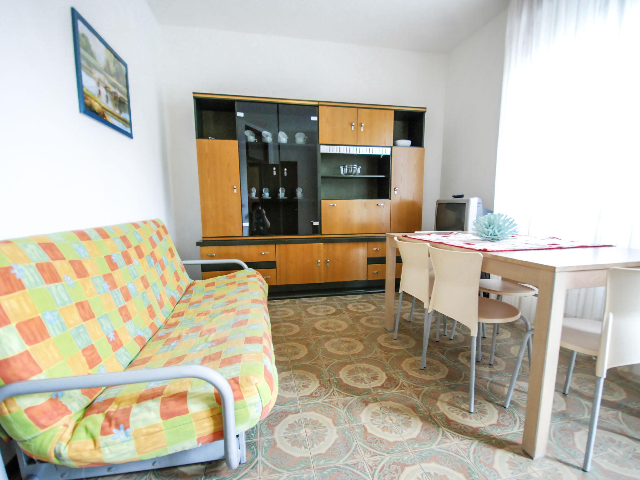 Foto 7 - Apartamento de 1 habitación en San Michele al Tagliamento con piscina y vistas al mar