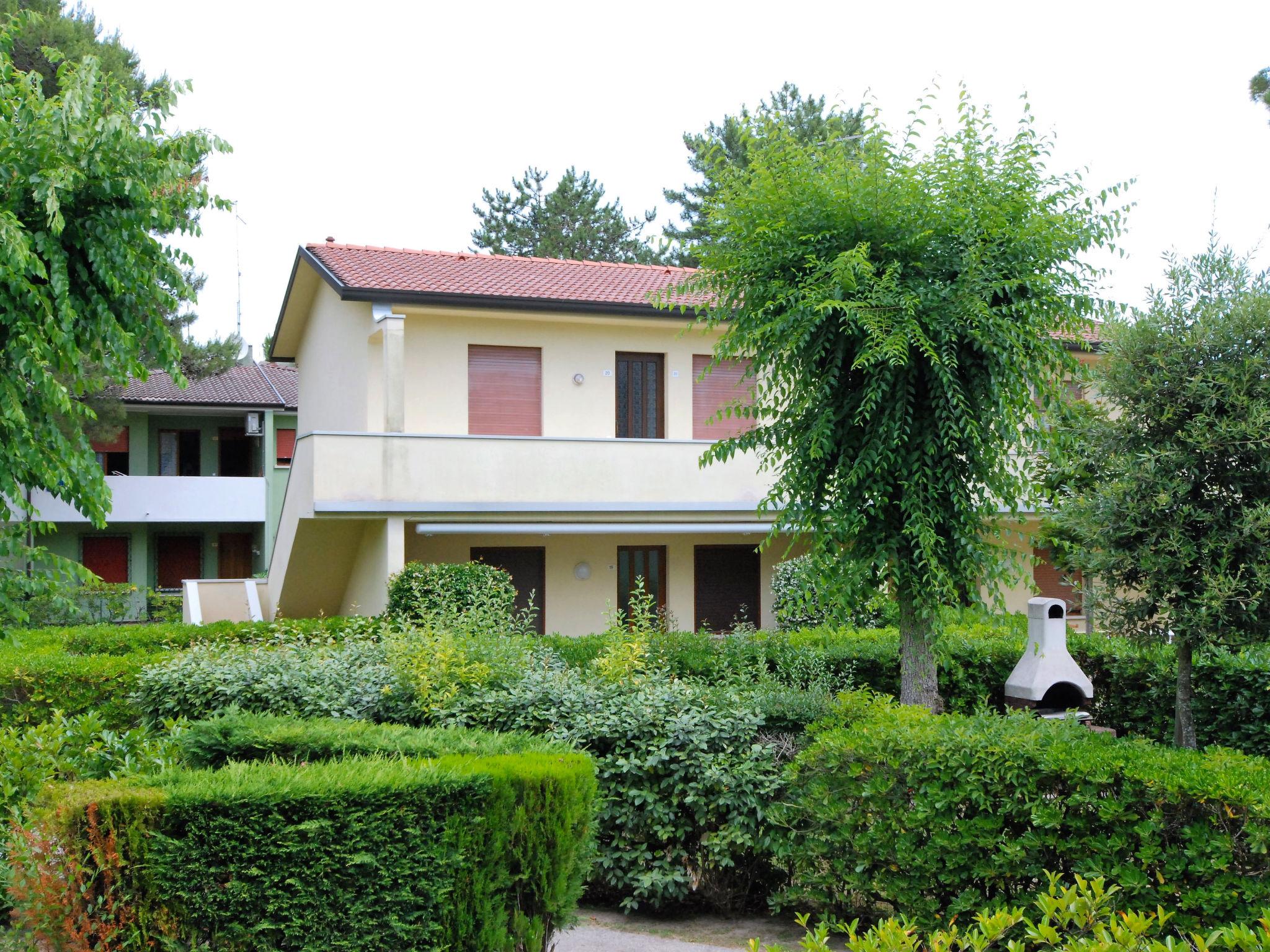 Photo 20 - Appartement de 1 chambre à San Michele al Tagliamento avec piscine et jardin