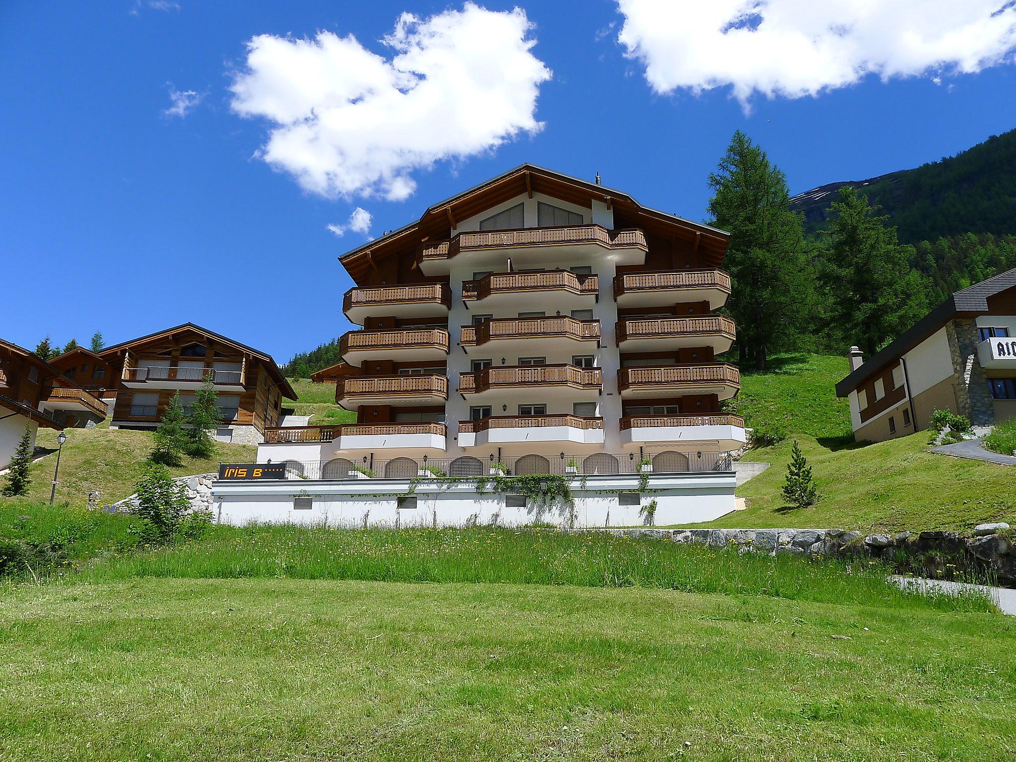 Photo 1 - Appartement de 2 chambres à Loeche-les-Bains avec sauna et vues sur la montagne