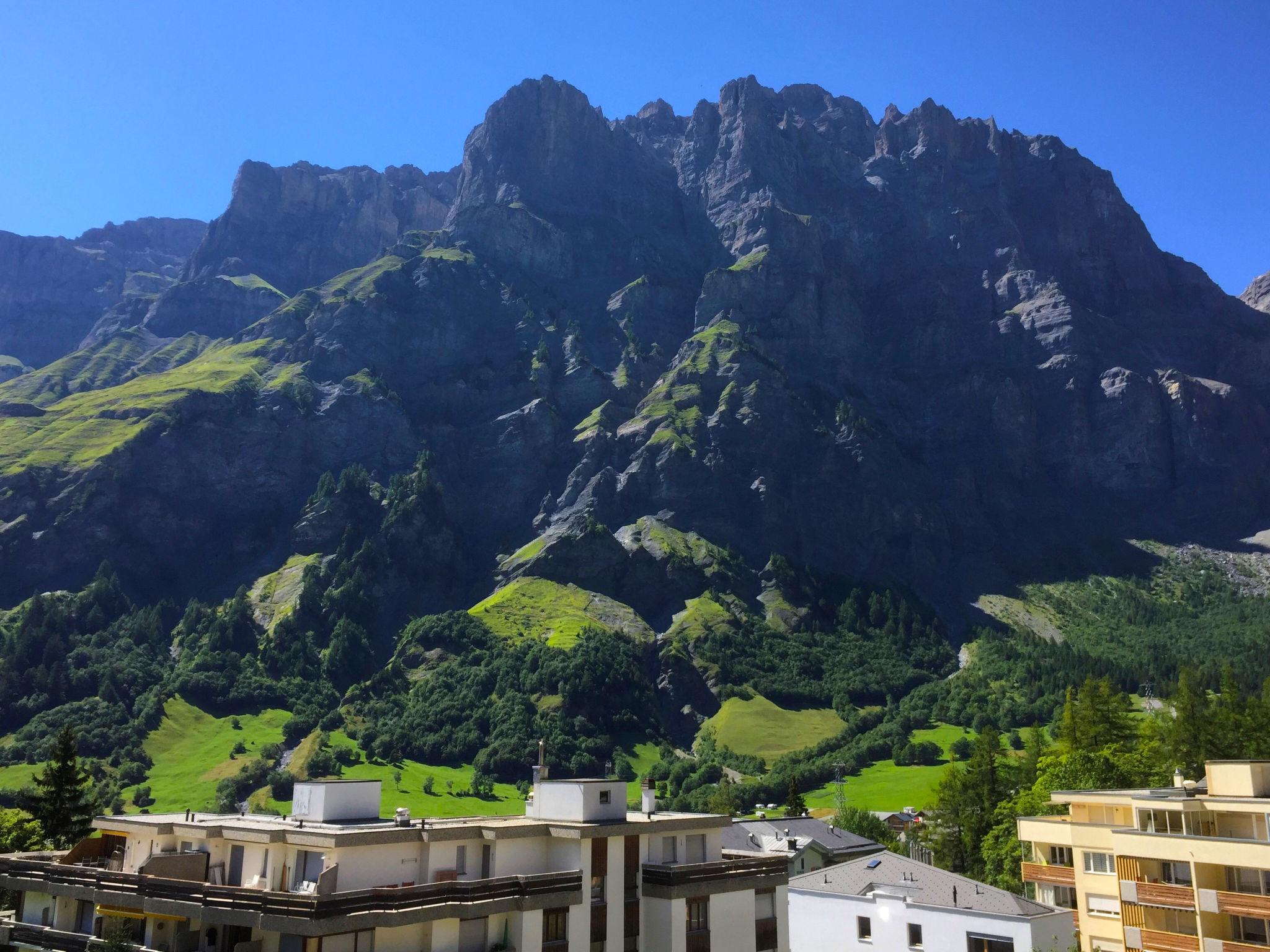 Foto 9 - Apartamento de 3 habitaciones en Leukerbad con sauna y vistas a la montaña