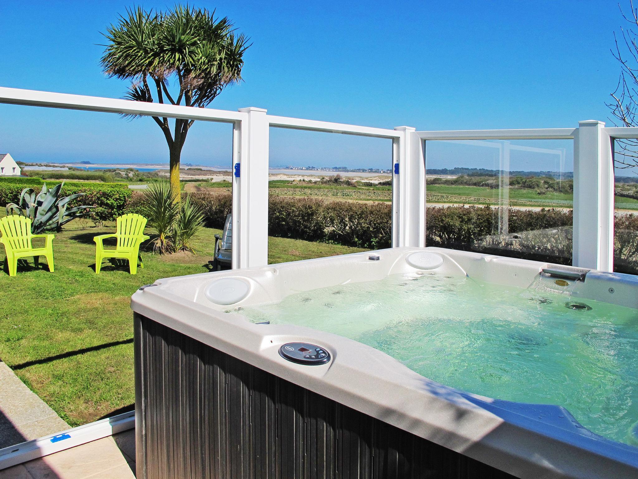 Photo 2 - Maison de 5 chambres à Sibiril avec terrasse et bain à remous