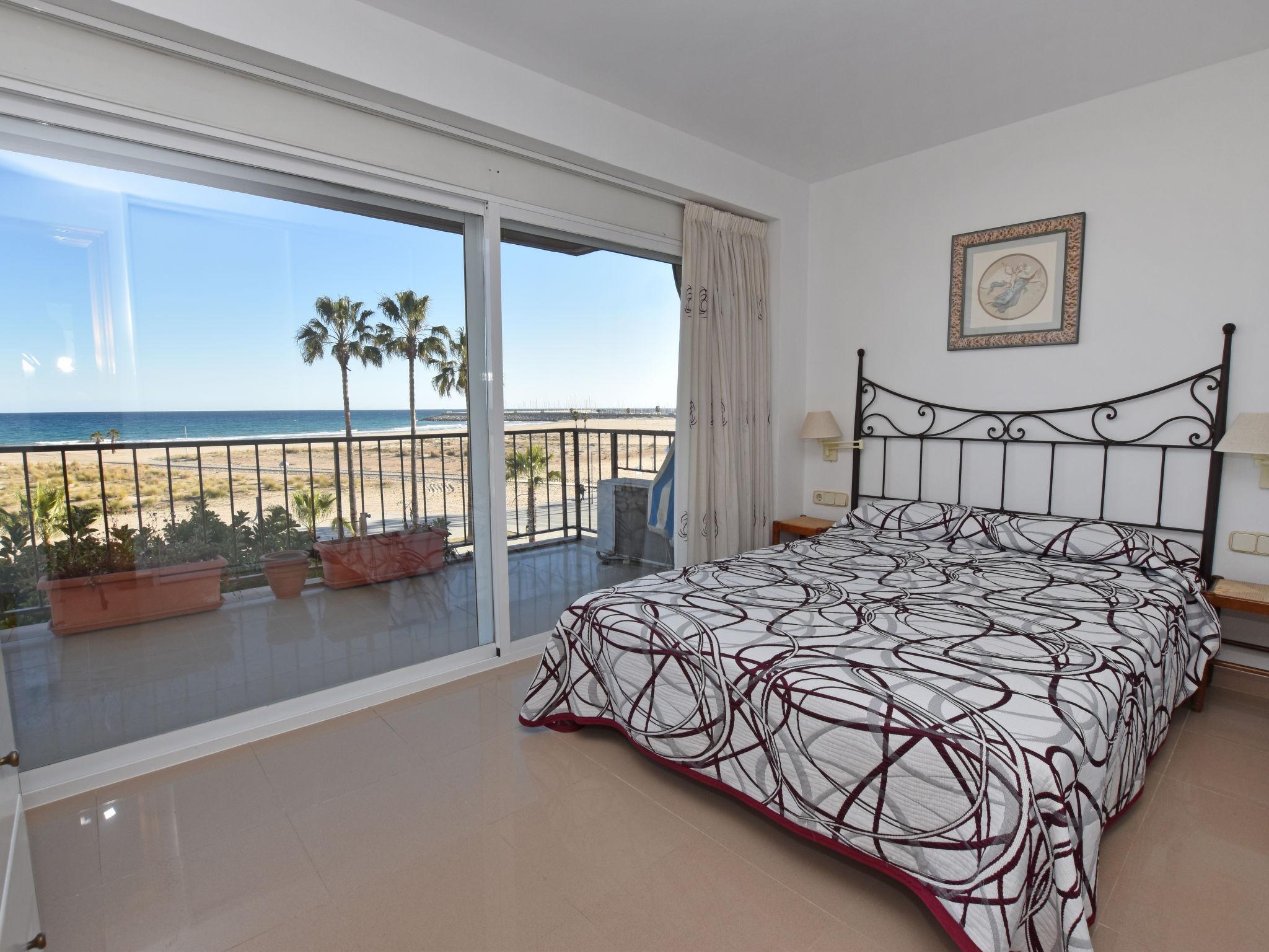 Foto 4 - Apartamento de 4 quartos em Torredembarra com terraço e vistas do mar
