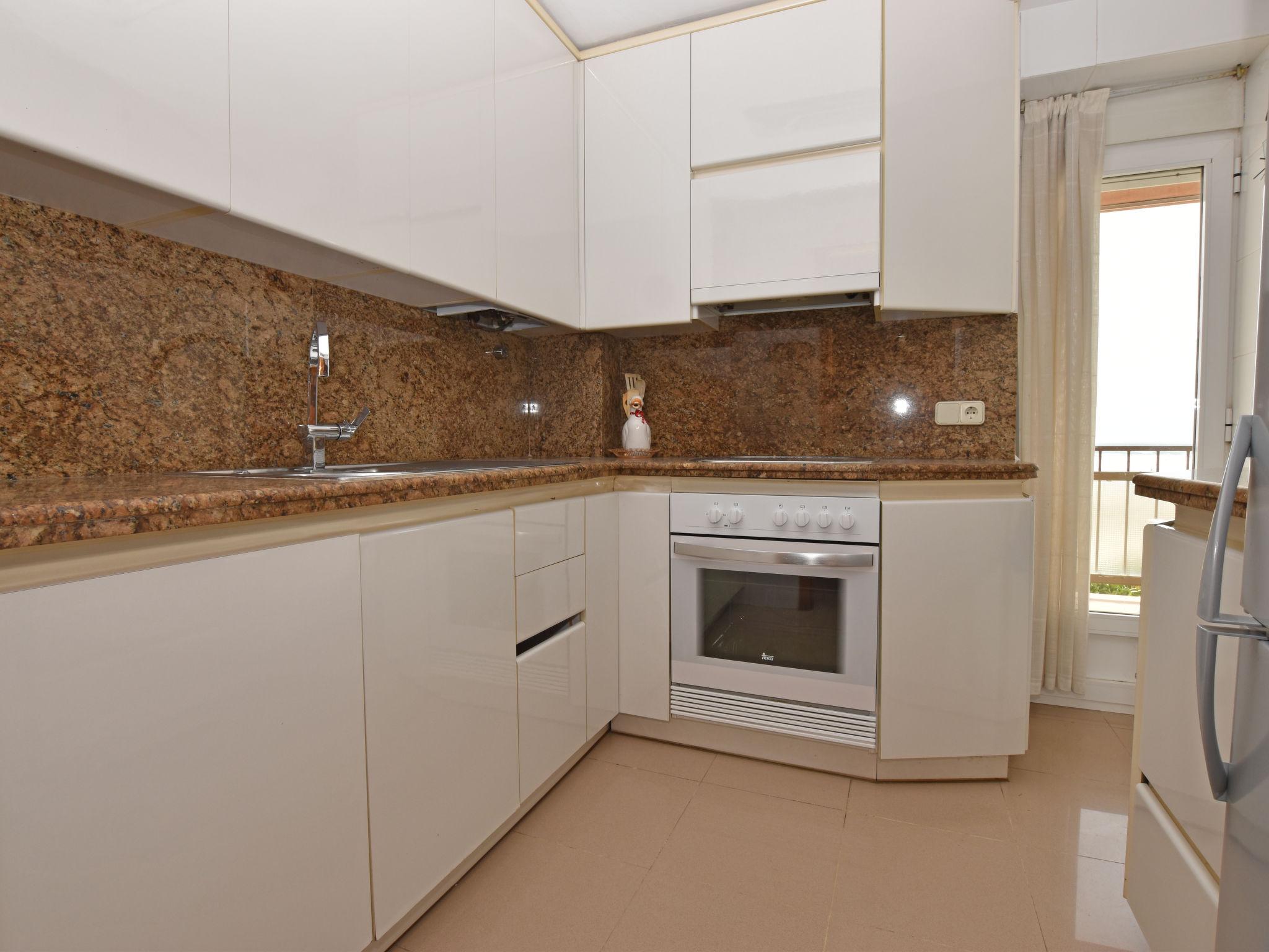 Photo 15 - 4 bedroom Apartment in Torredembarra with terrace