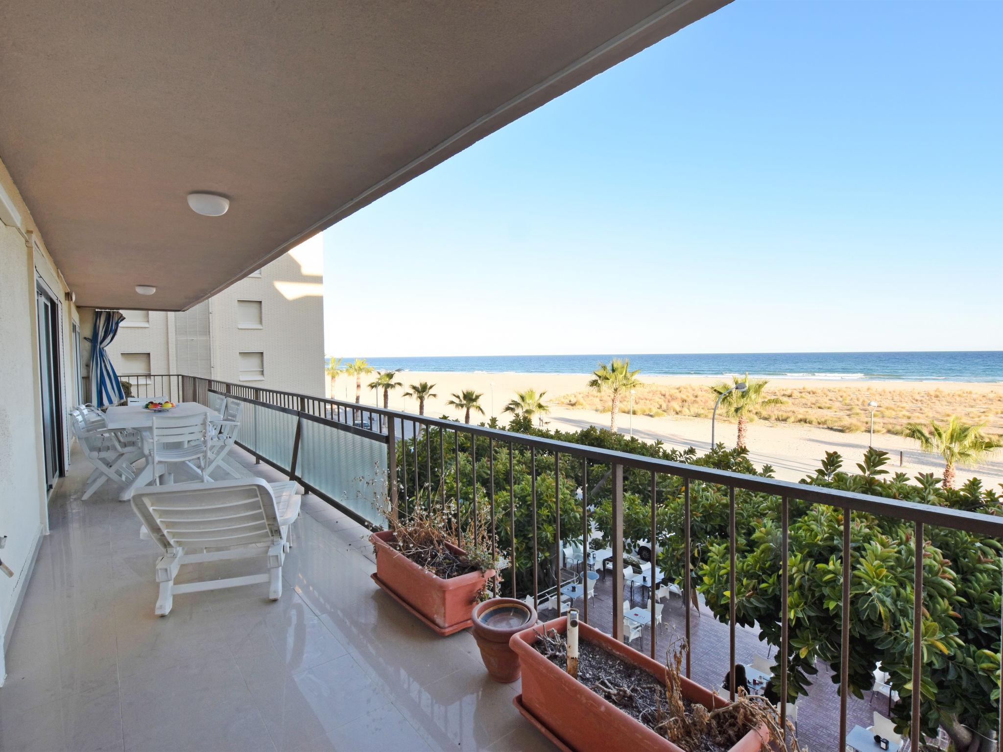 Foto 25 - Apartamento de 4 habitaciones en Torredembarra con terraza y vistas al mar