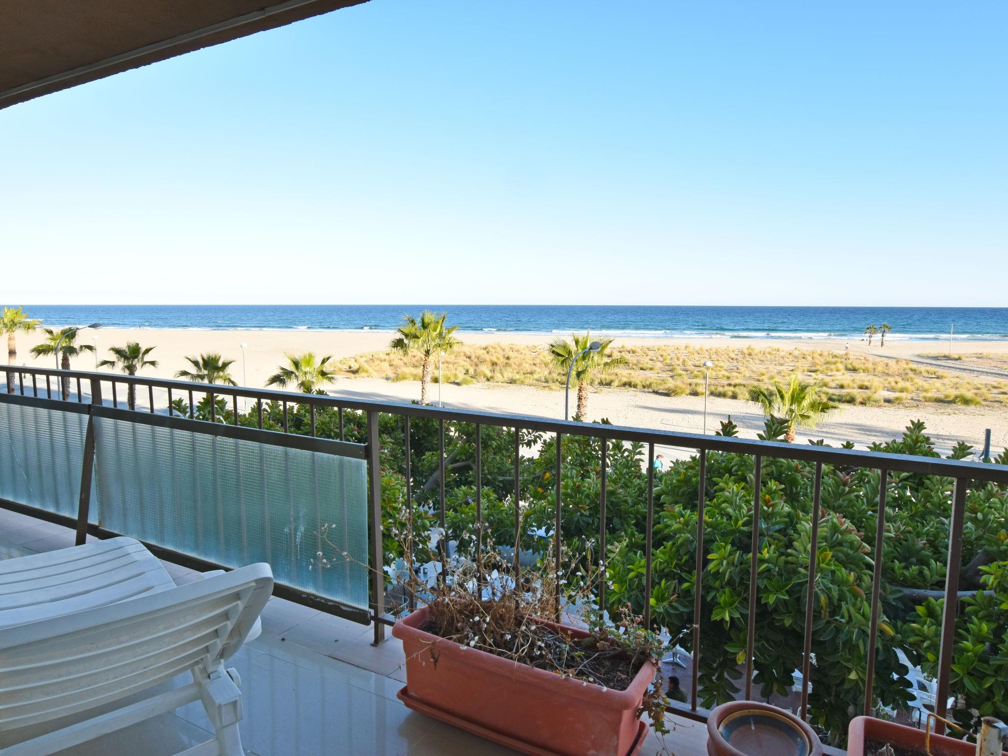 Foto 3 - Apartamento de 4 habitaciones en Torredembarra con terraza y vistas al mar