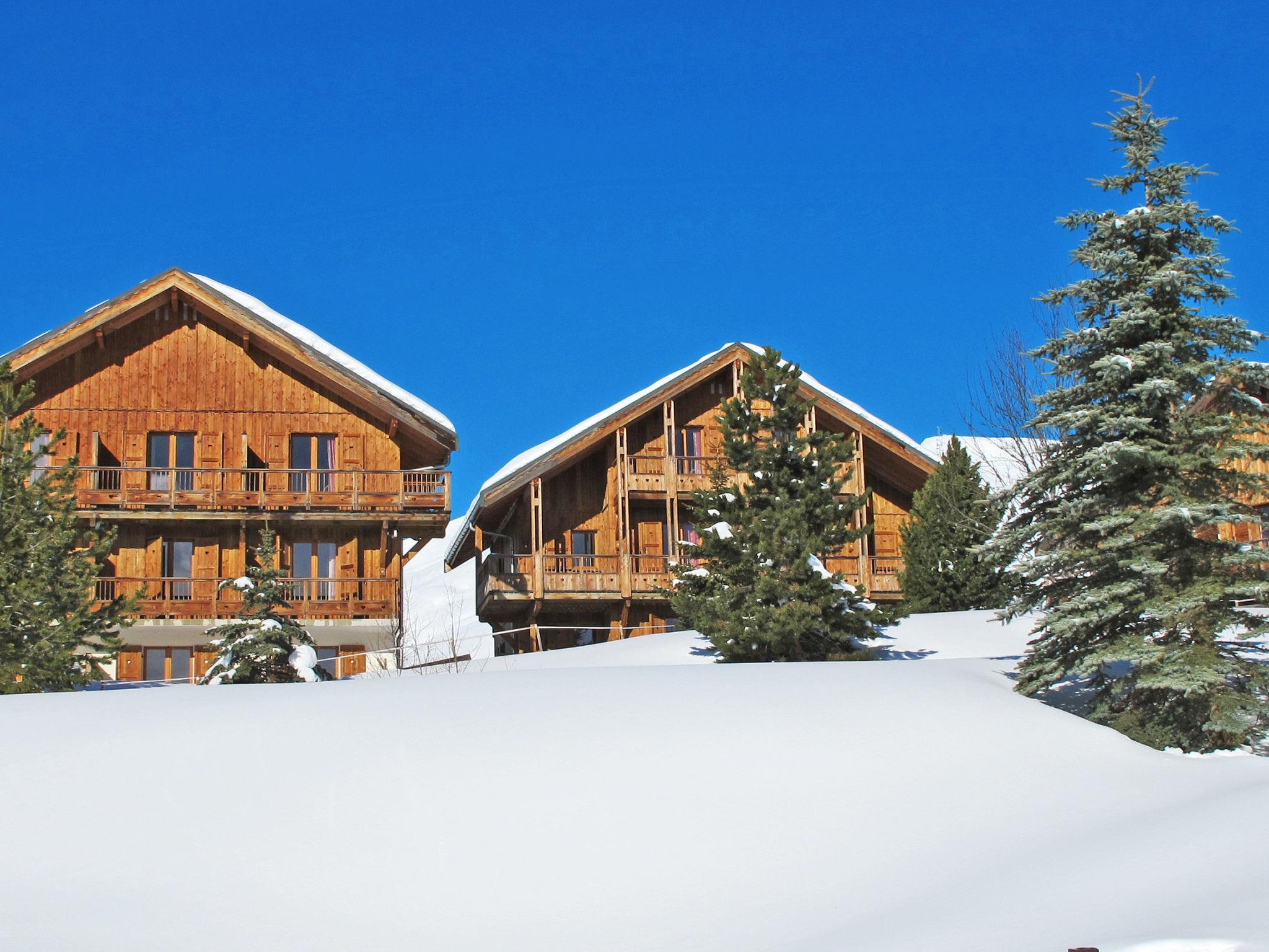 Foto 17 - Apartamento de 4 quartos em Fontcouverte-la-Toussuire com piscina e vista para a montanha