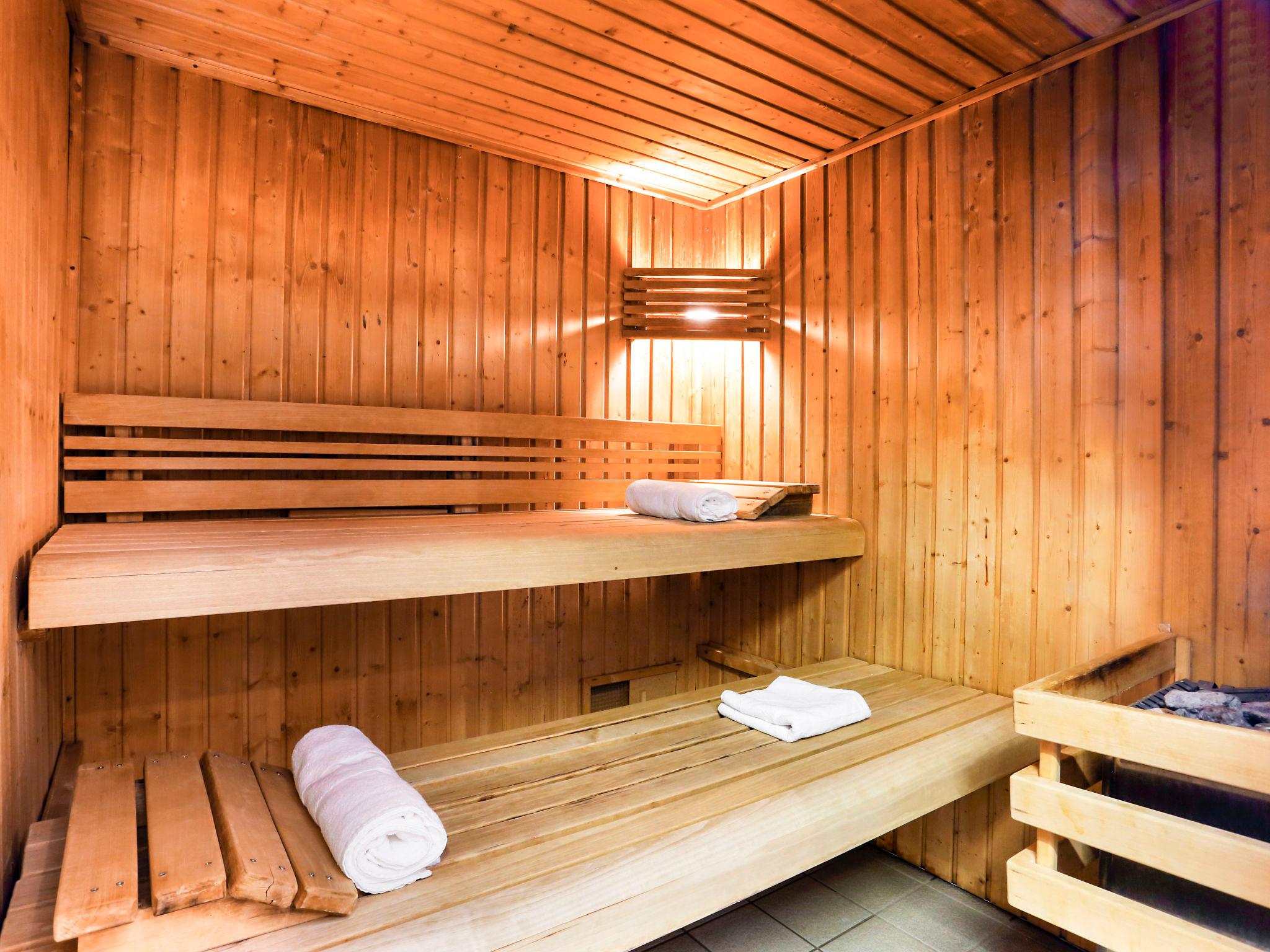 Photo 3 - Appartement de 3 chambres à Fontcouverte-la-Toussuire avec piscine et jardin