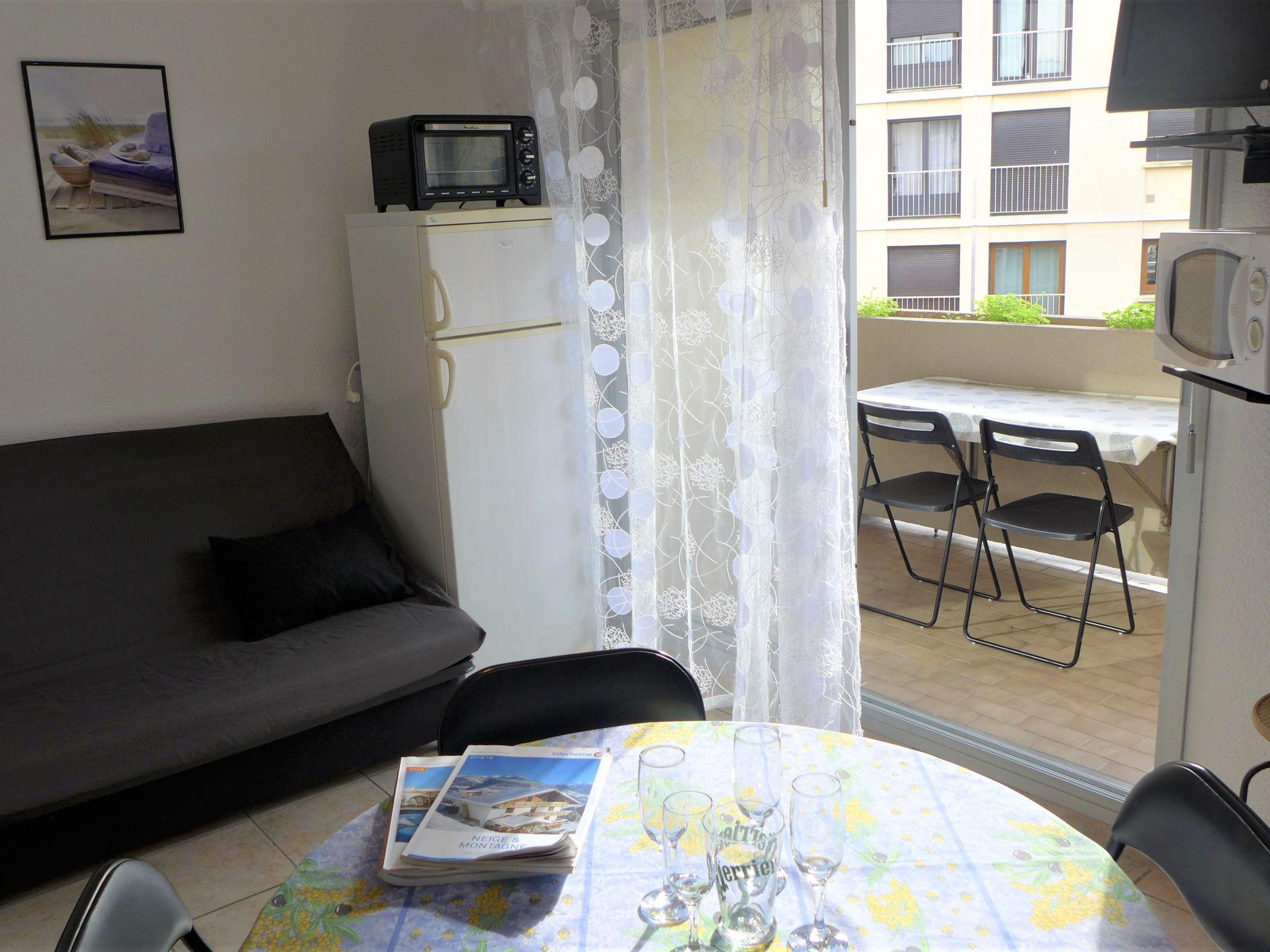 Foto 5 - Apartamento de 1 quarto em Cavalaire-sur-Mer com terraço
