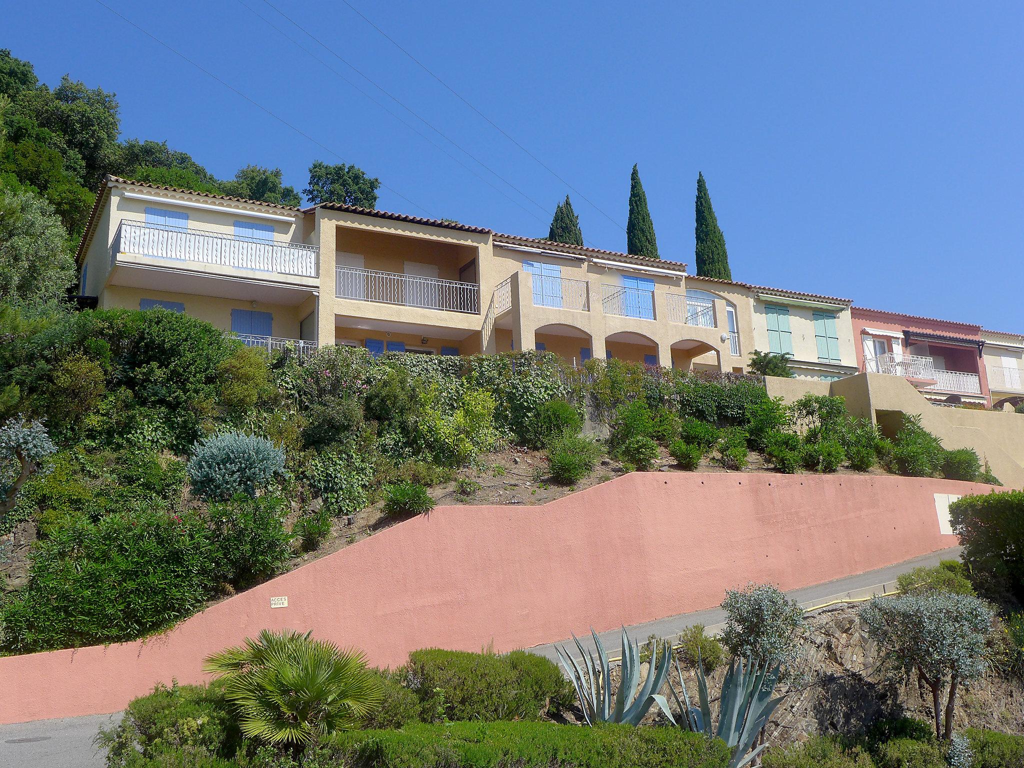 Foto 18 - Apartamento de 1 habitación en Cavalaire-sur-Mer con piscina y vistas al mar