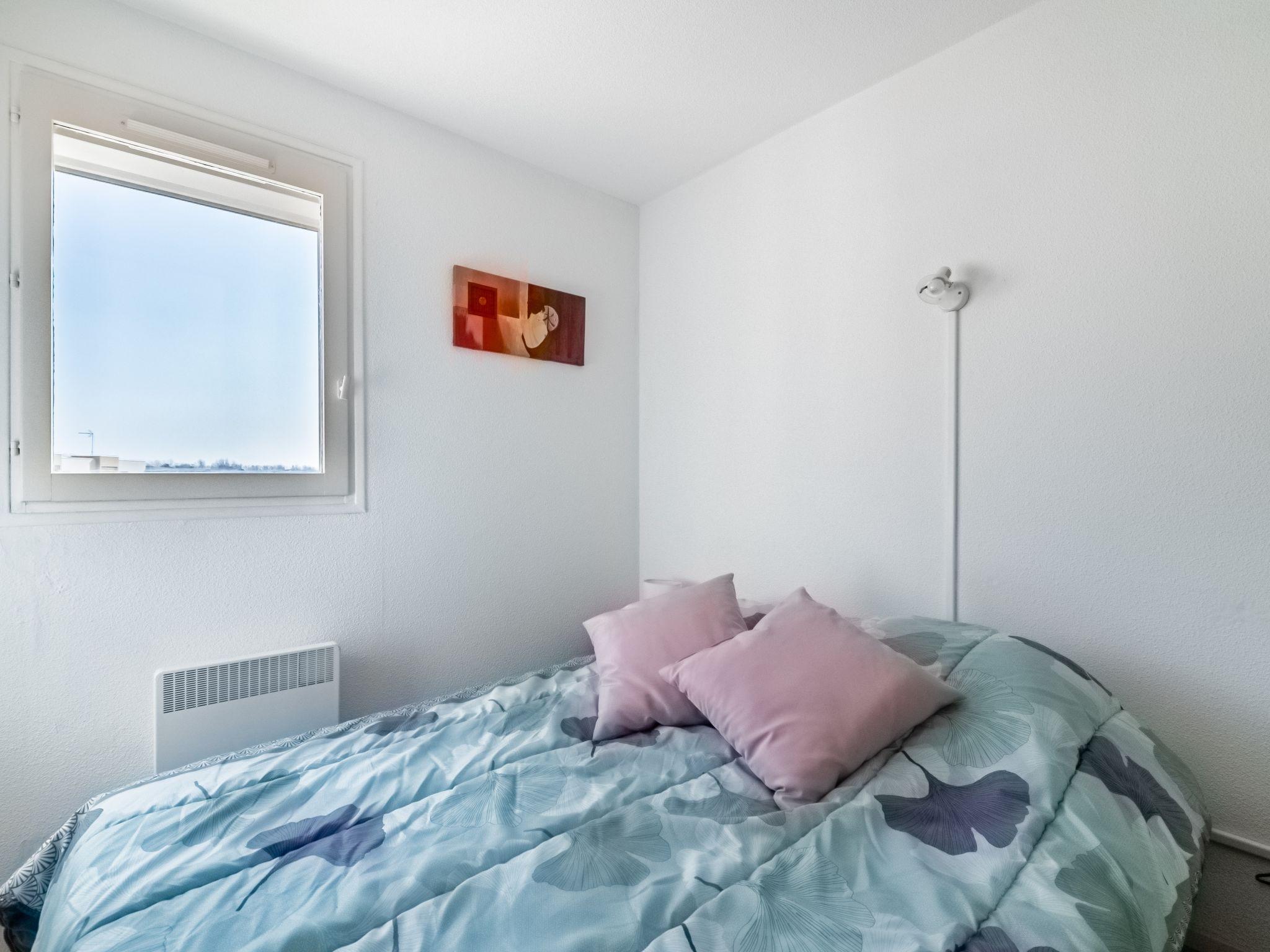 Foto 4 - Appartamento con 1 camera da letto a Le Grau-du-Roi con piscina e vista mare