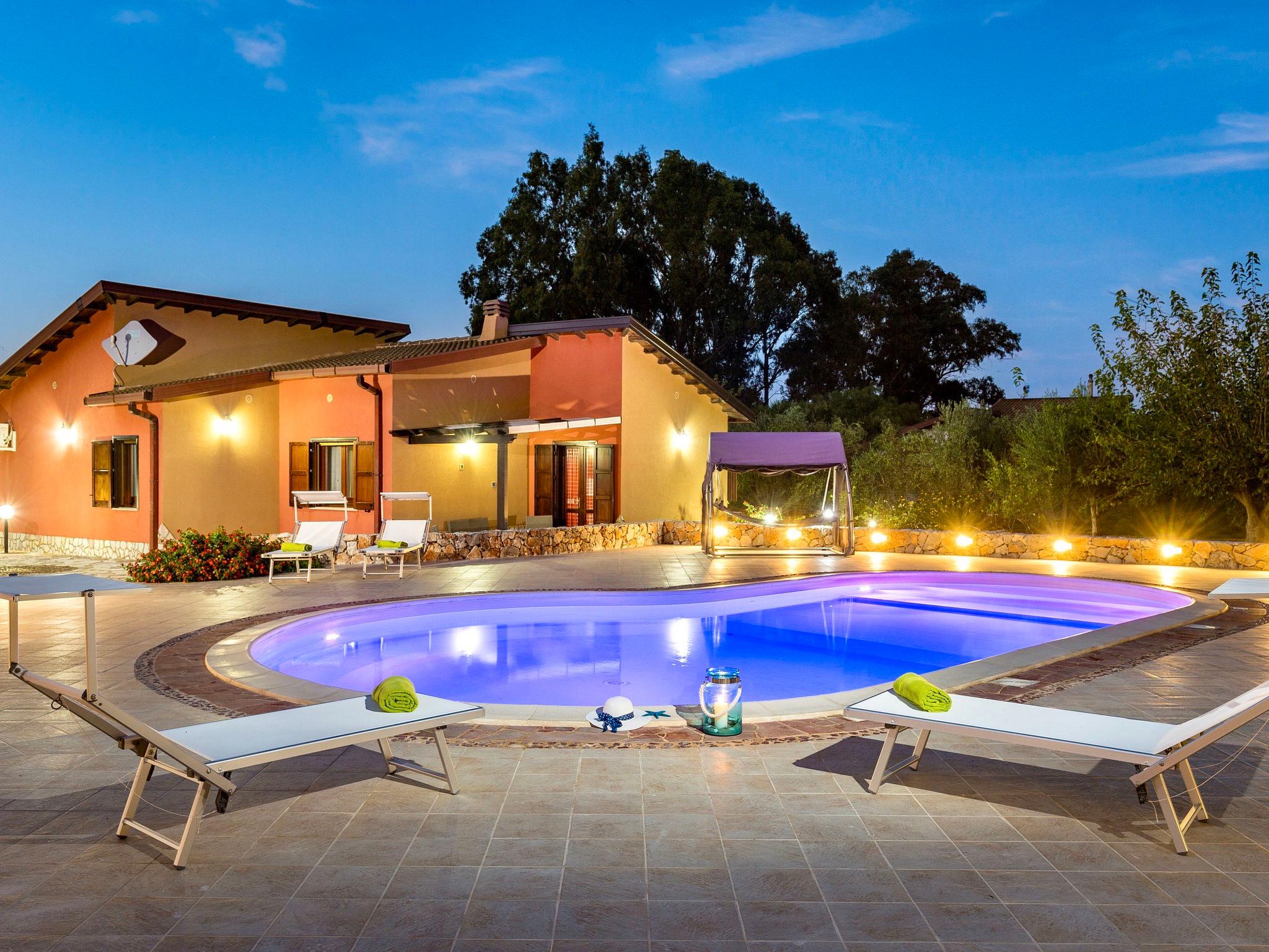 Photo 19 - Maison de 3 chambres à Castellammare del Golfo avec piscine privée et jardin