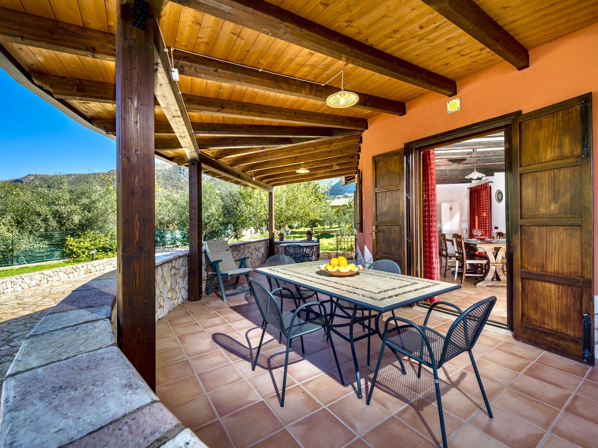 Photo 3 - Maison de 3 chambres à Castellammare del Golfo avec piscine privée et vues à la mer