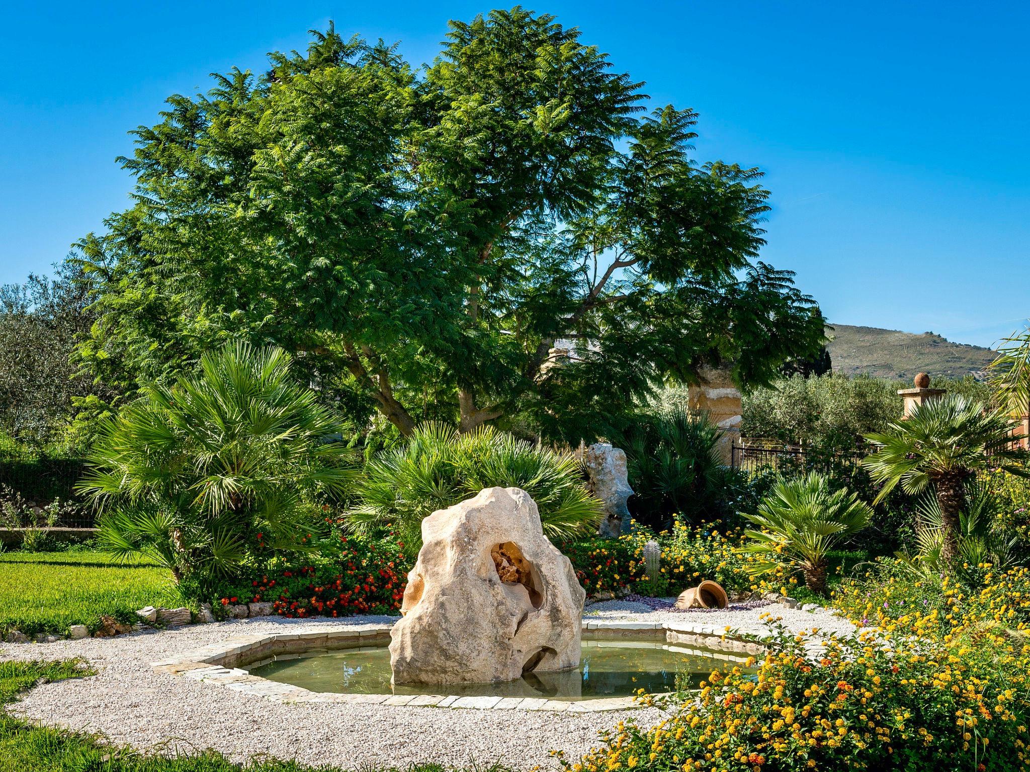 Photo 16 - Maison de 3 chambres à Castellammare del Golfo avec piscine privée et jardin