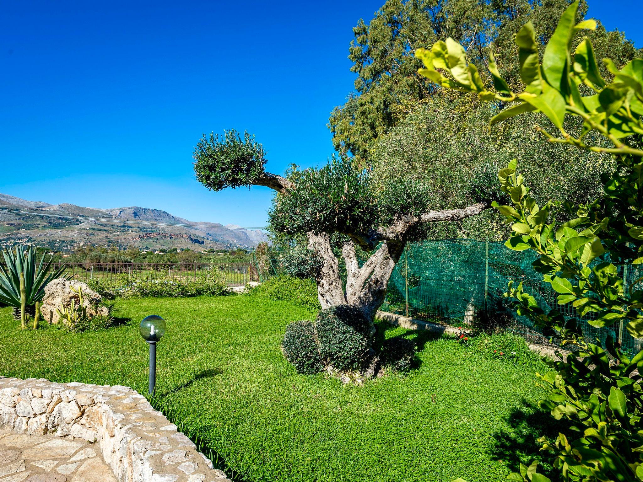 Foto 15 - Casa con 3 camere da letto a Castellammare del Golfo con piscina privata e giardino