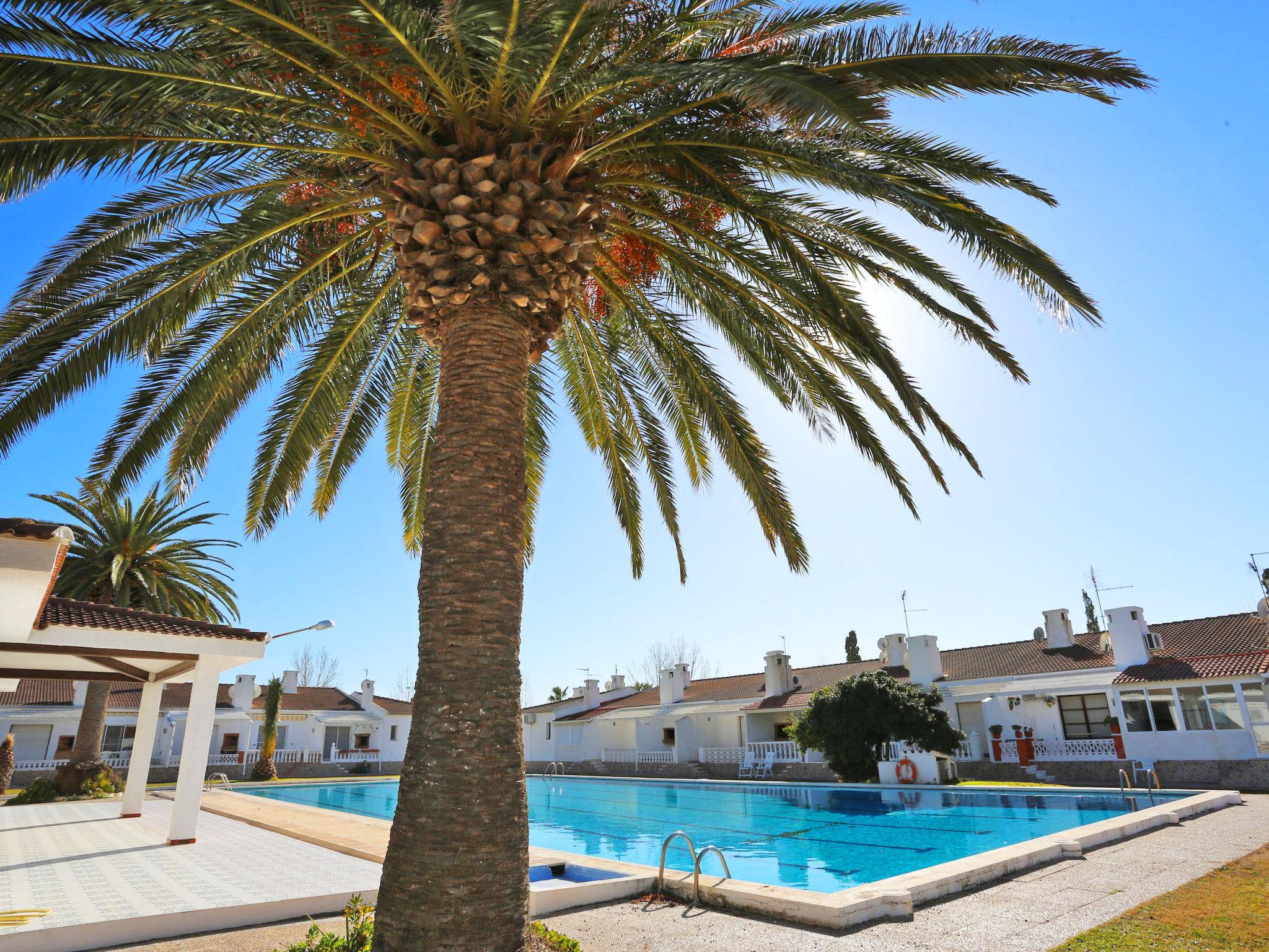 Foto 1 - Casa con 3 camere da letto a Deltebre con piscina e vista mare