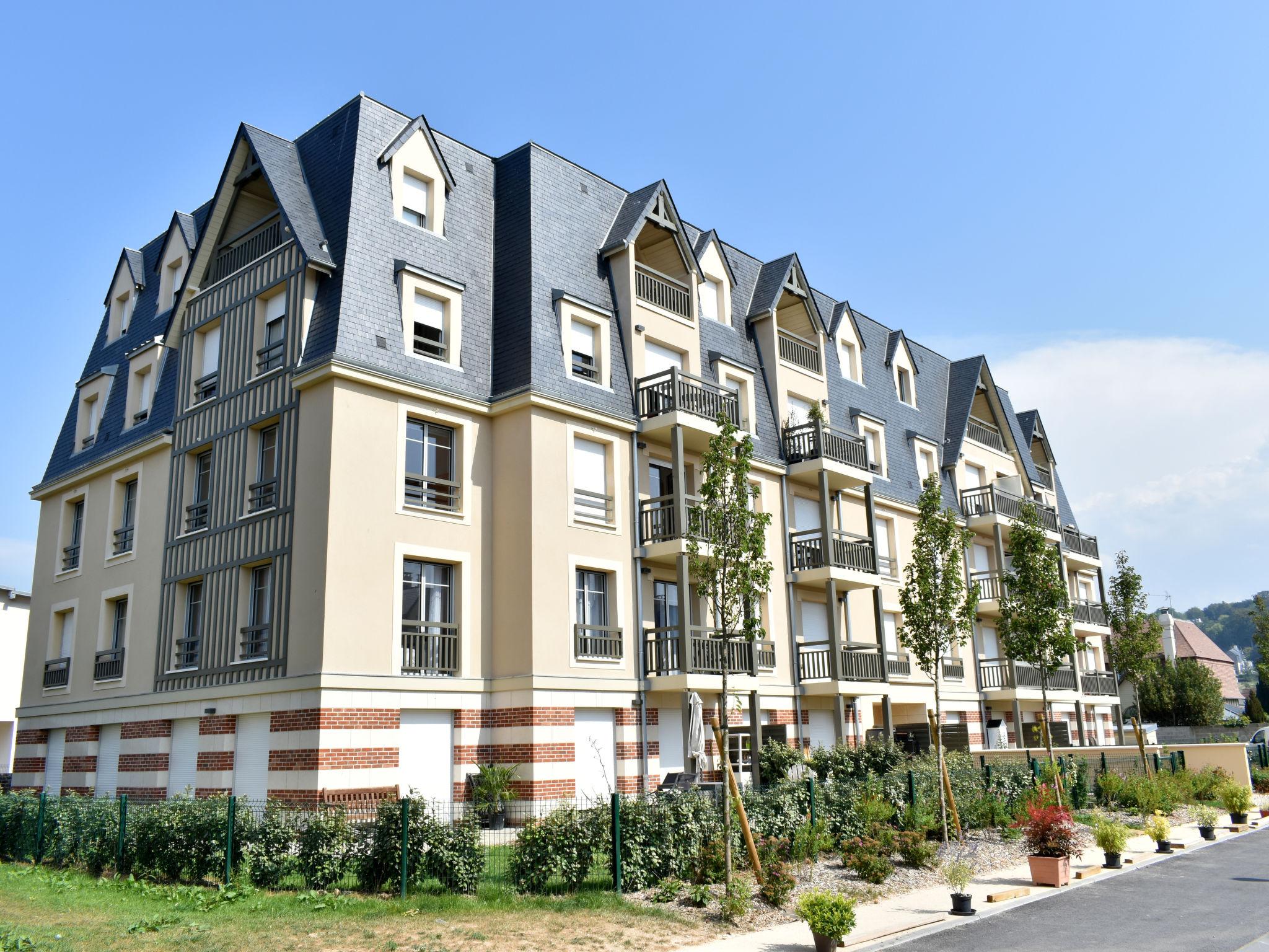 Foto 1 - Apartamento de 2 habitaciones en Deauville con vistas al mar