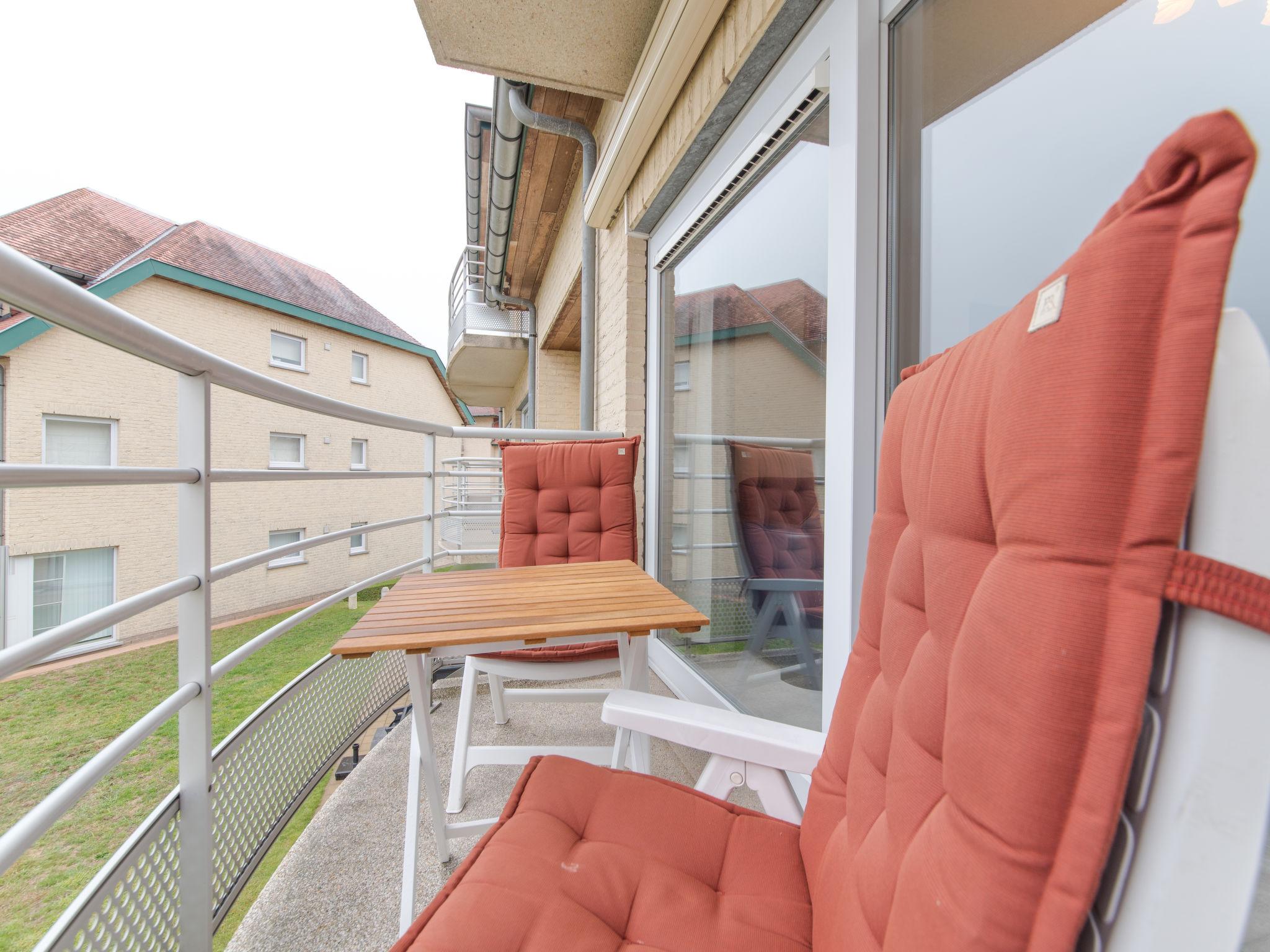 Photo 14 - 1 bedroom Apartment in De Haan with swimming pool and garden