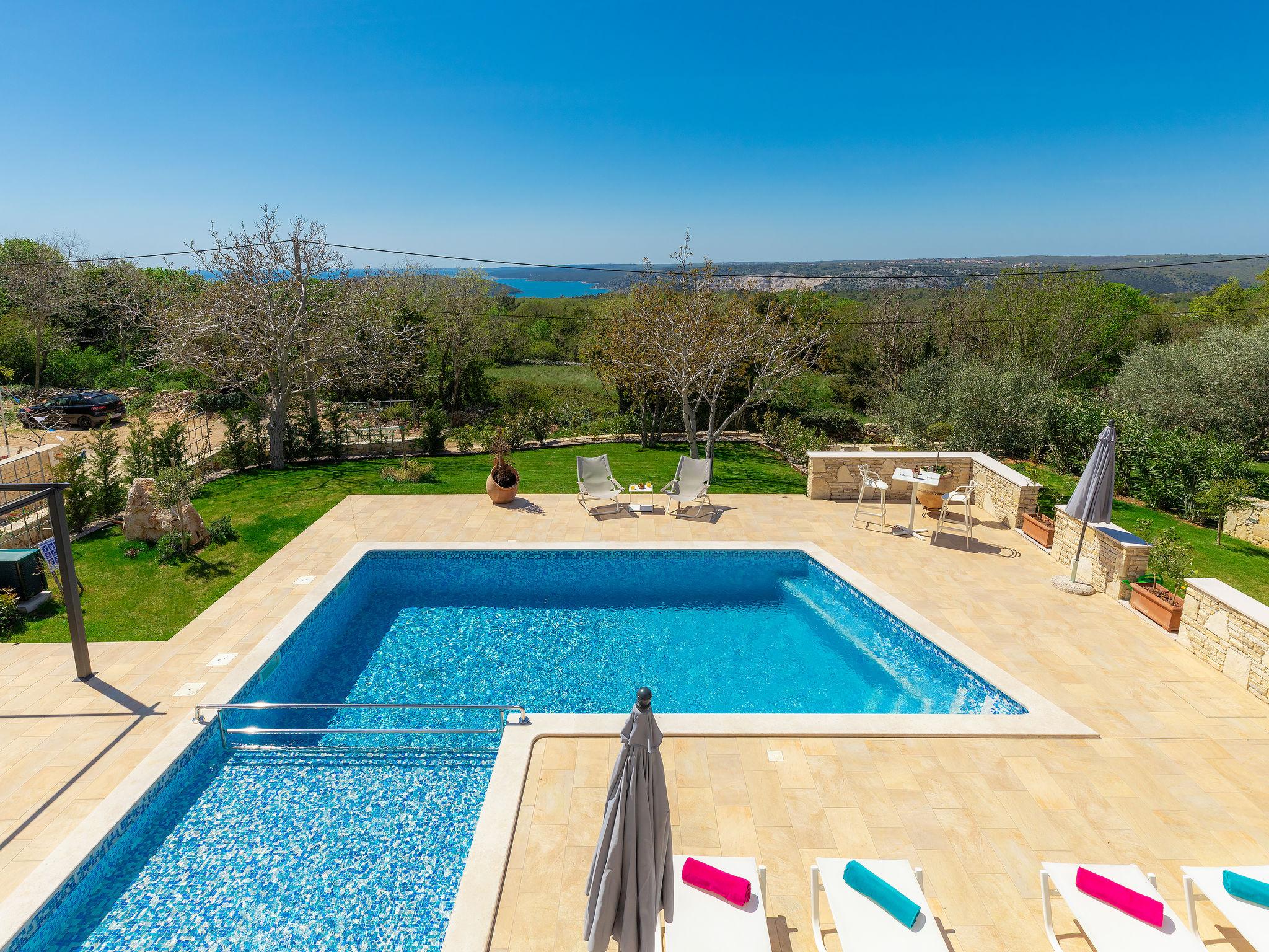 Photo 12 - Maison de 3 chambres à Raša avec piscine privée et jardin