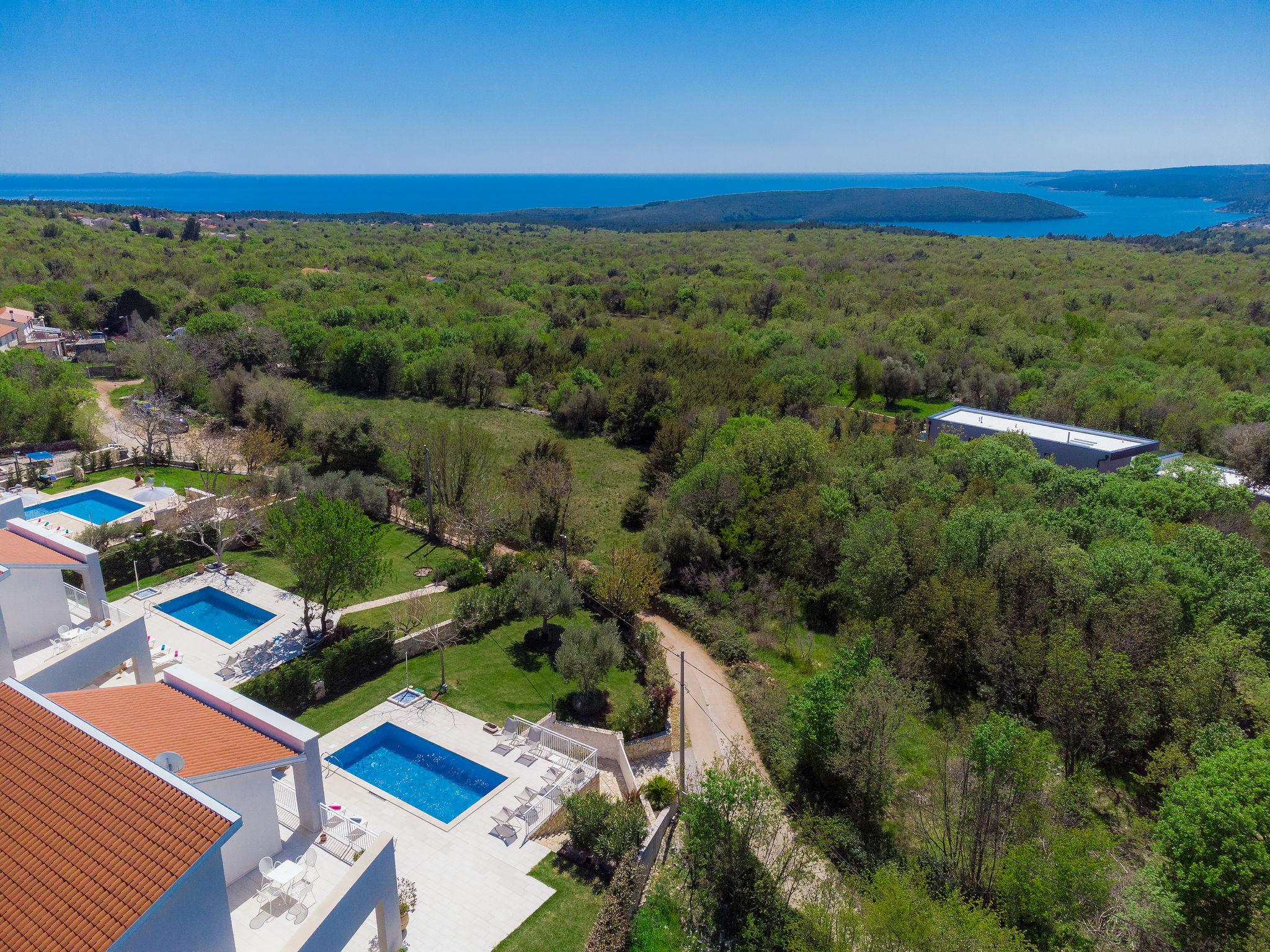 Photo 27 - Maison de 4 chambres à Raša avec piscine privée et vues à la mer