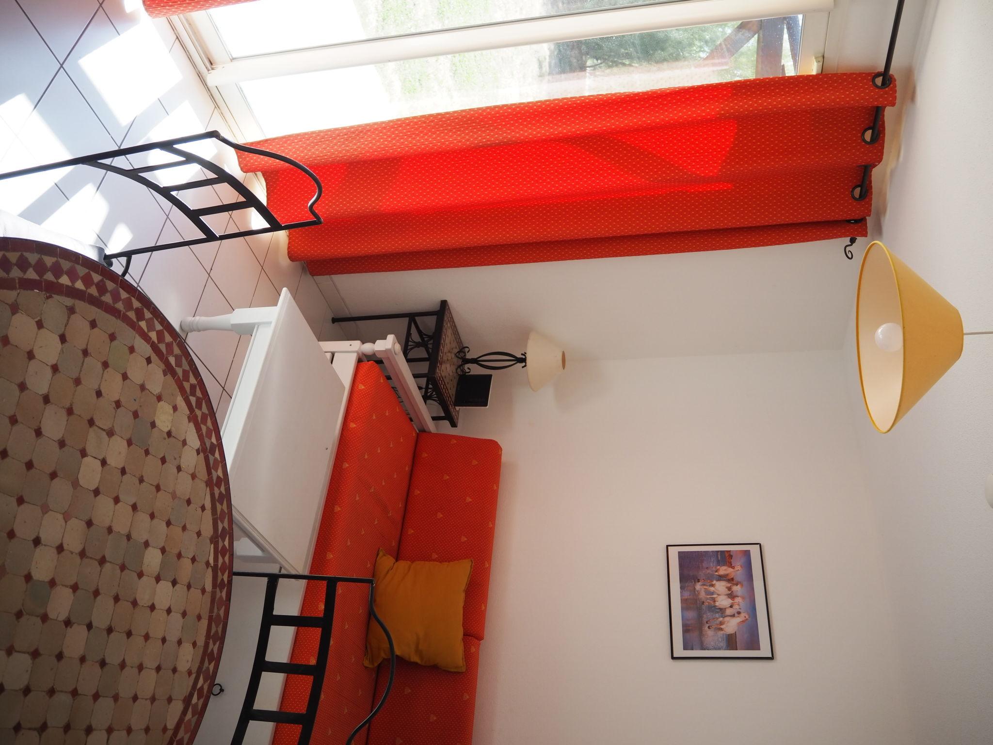 Photo 6 - 3 bedroom Apartment in Saint-Saturnin-lès-Avignon with garden and terrace