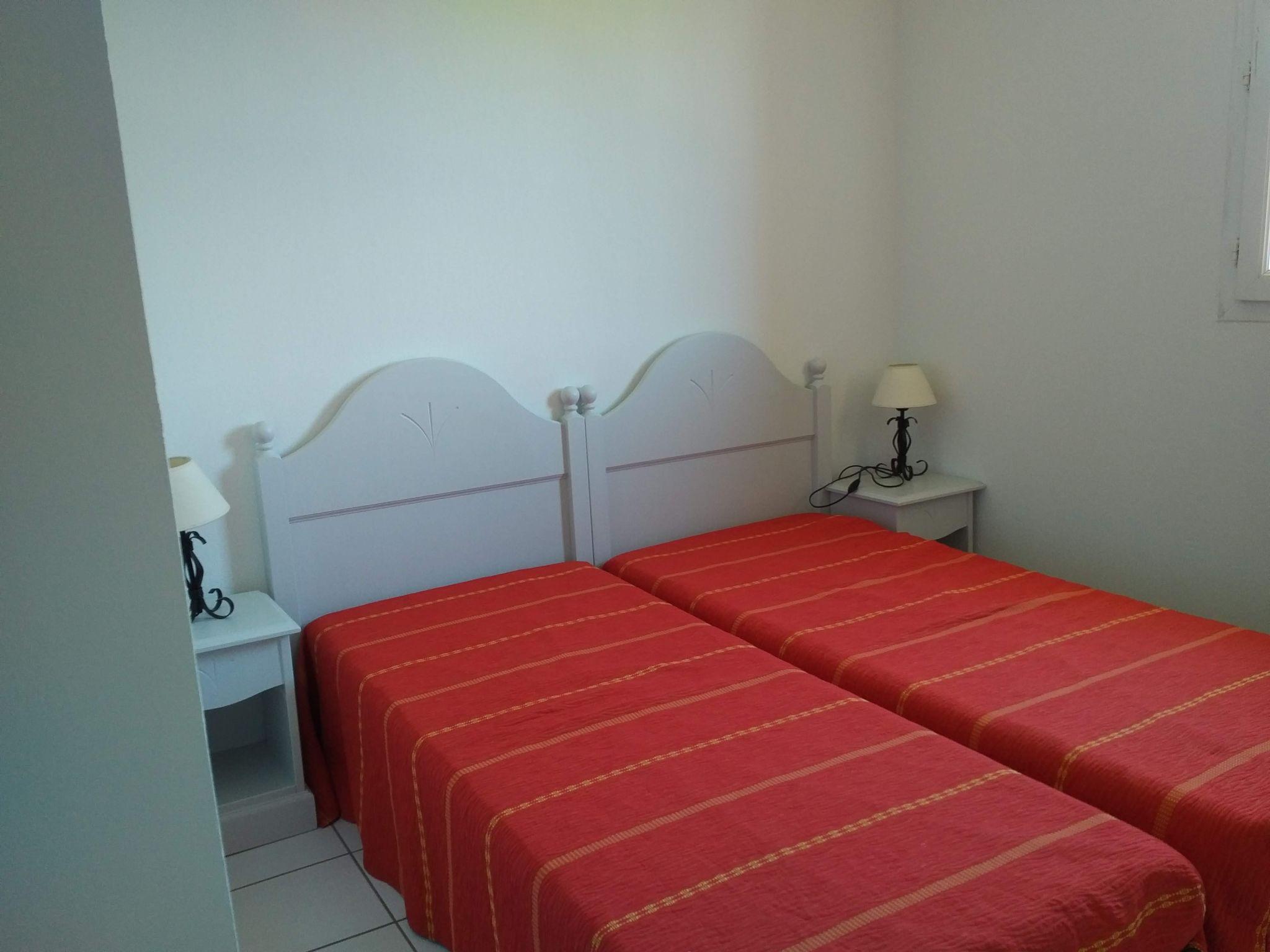 Foto 9 - Appartamento con 3 camere da letto a Saint-Saturnin-lès-Avignon con terrazza