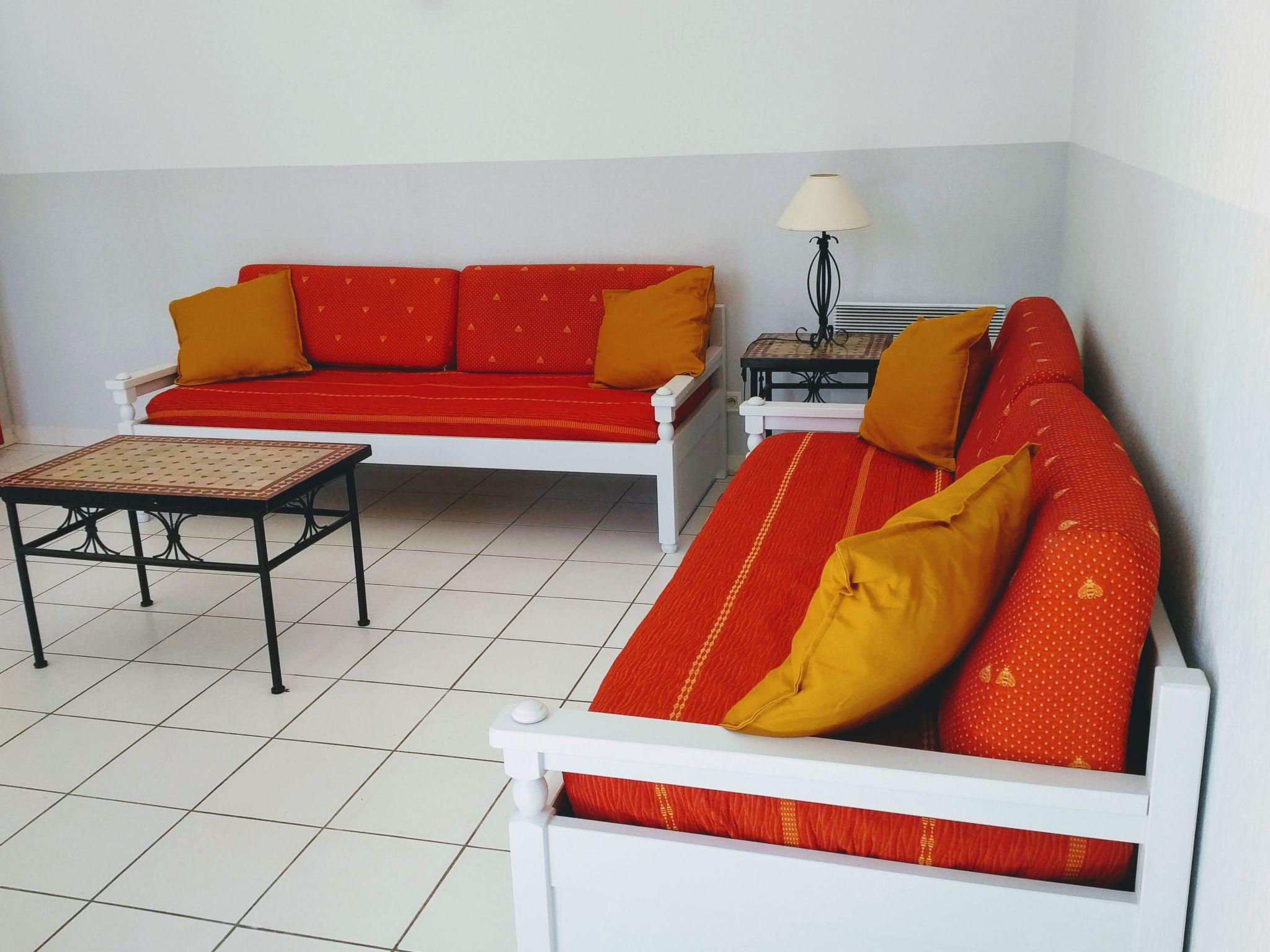 Foto 8 - Apartment mit 1 Schlafzimmer in Saint-Saturnin-lès-Avignon mit terrasse