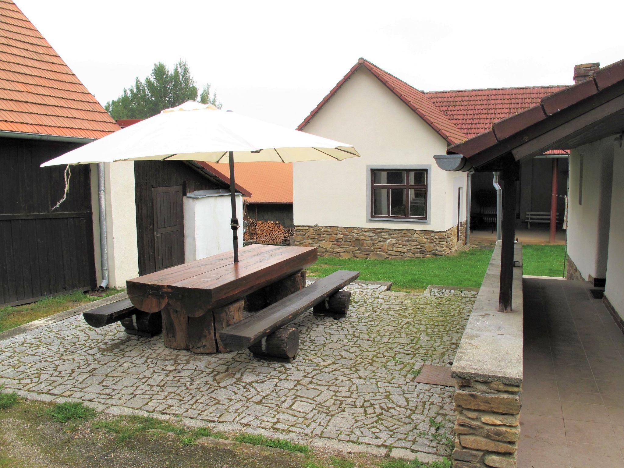 Photo 15 - Maison de 3 chambres à Nebahovy avec piscine privée et jardin