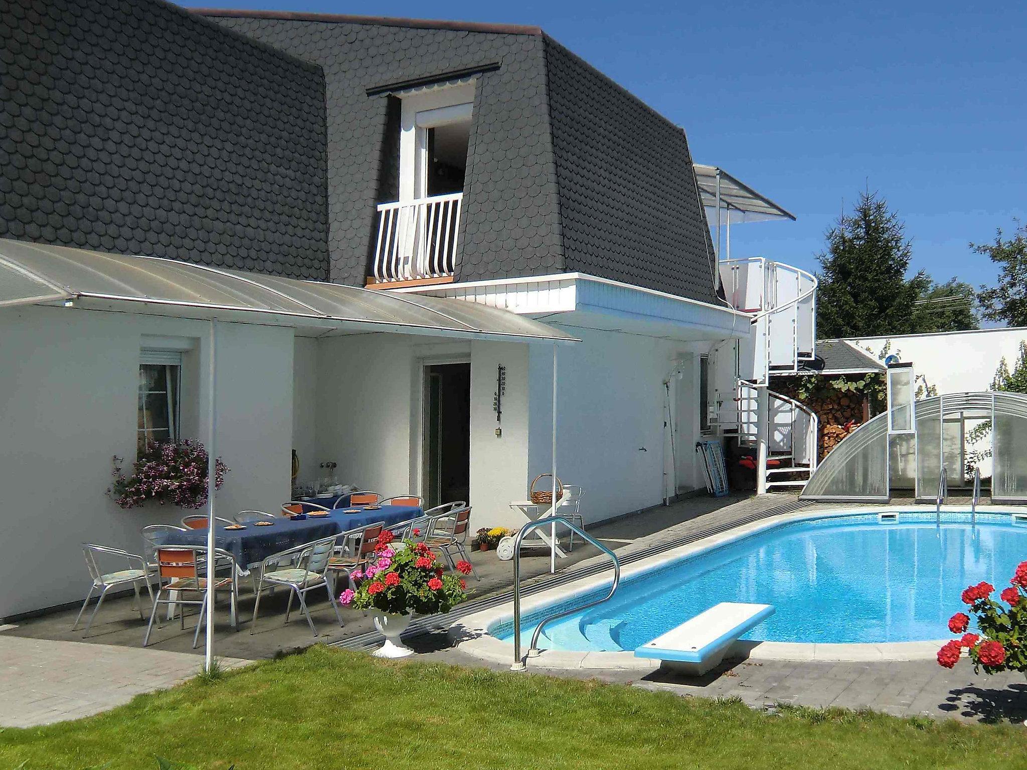 Foto 1 - Apartamento de 3 quartos em Plzen com piscina privada e jardim