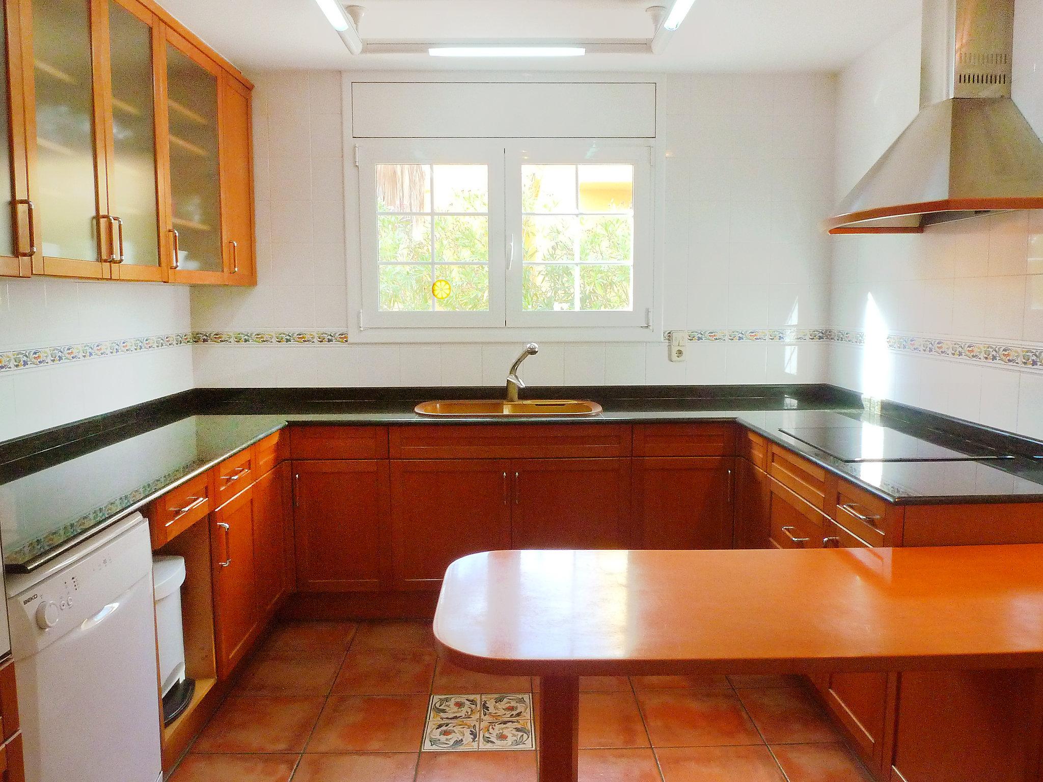 Photo 9 - 3 bedroom House in l'Ametlla de Mar with private pool and garden