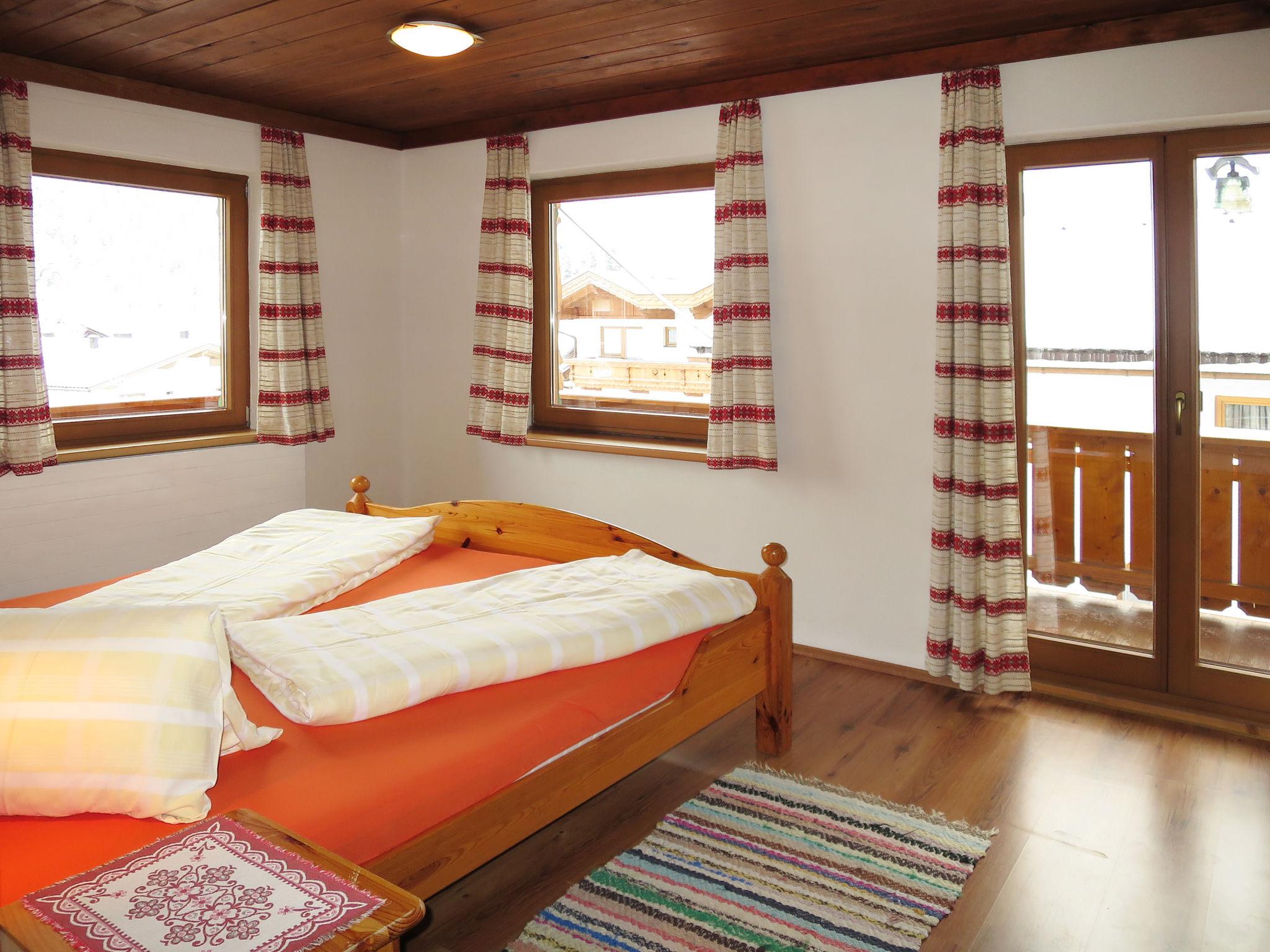 Foto 10 - Casa con 6 camere da letto a Schwendau con vista sulle montagne