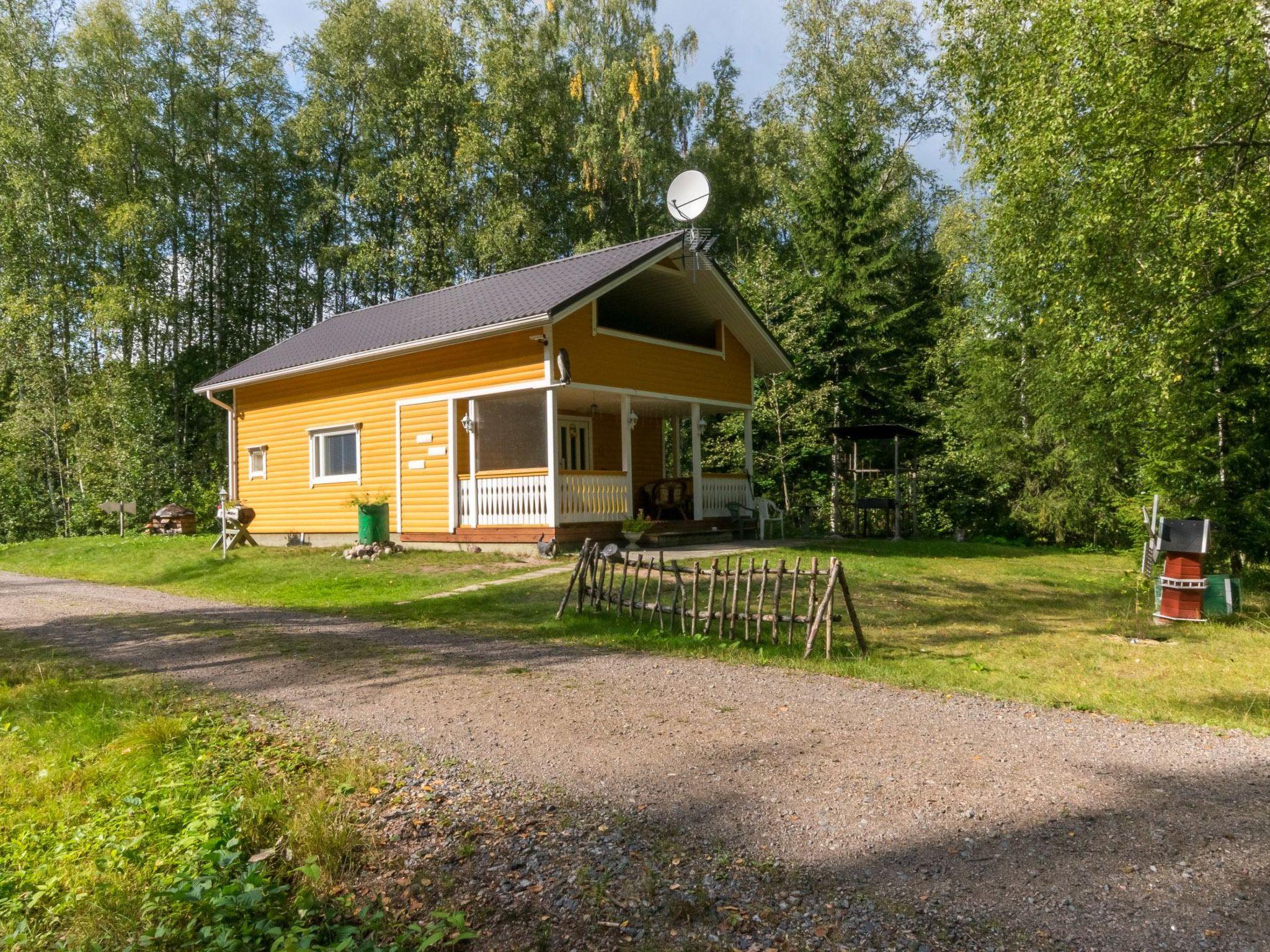 Foto 1 - Casa de 2 habitaciones en Kouvola con sauna