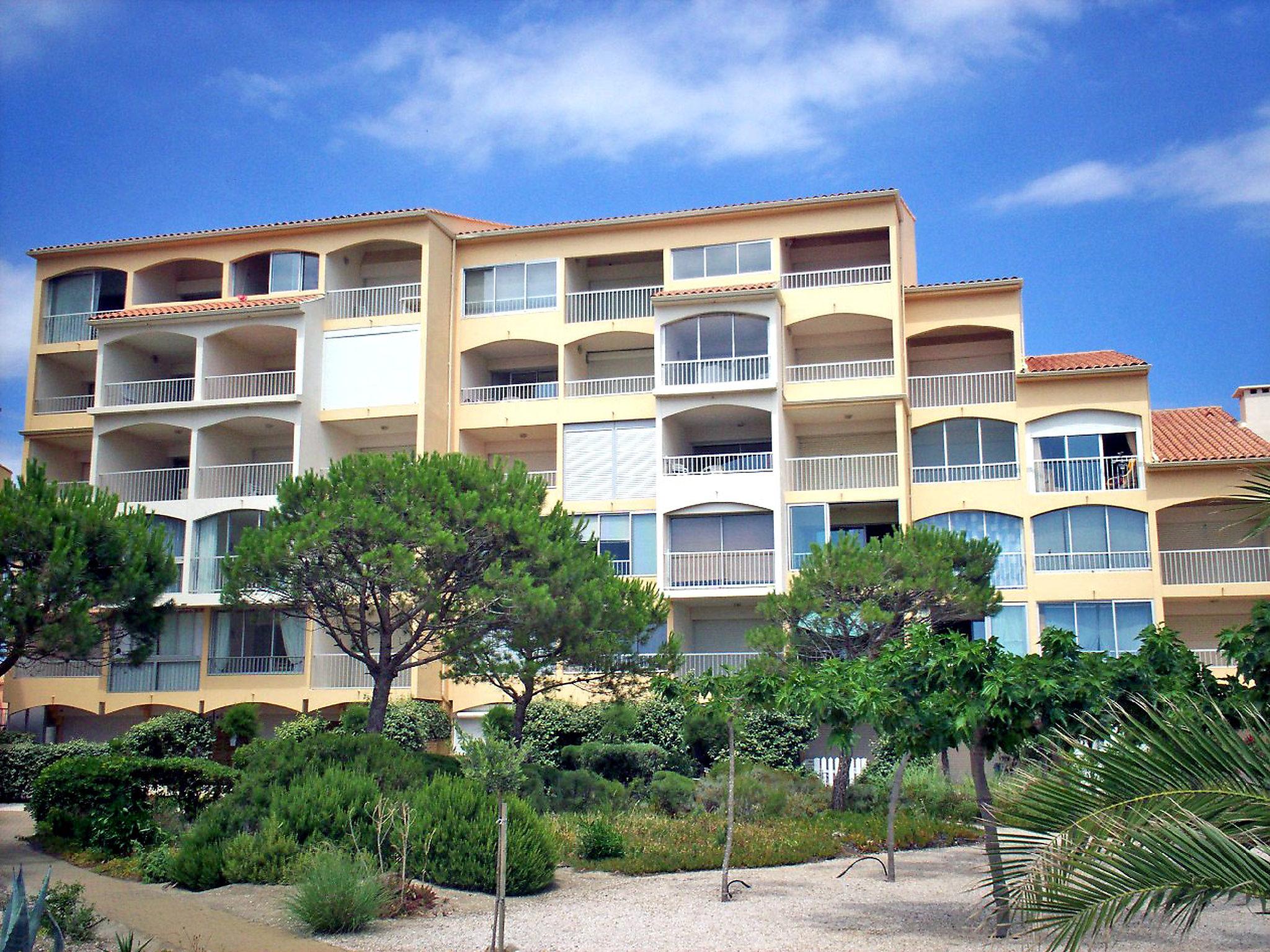 Foto 2 - Appartamento con 1 camera da letto a Leucate con piscina e vista mare