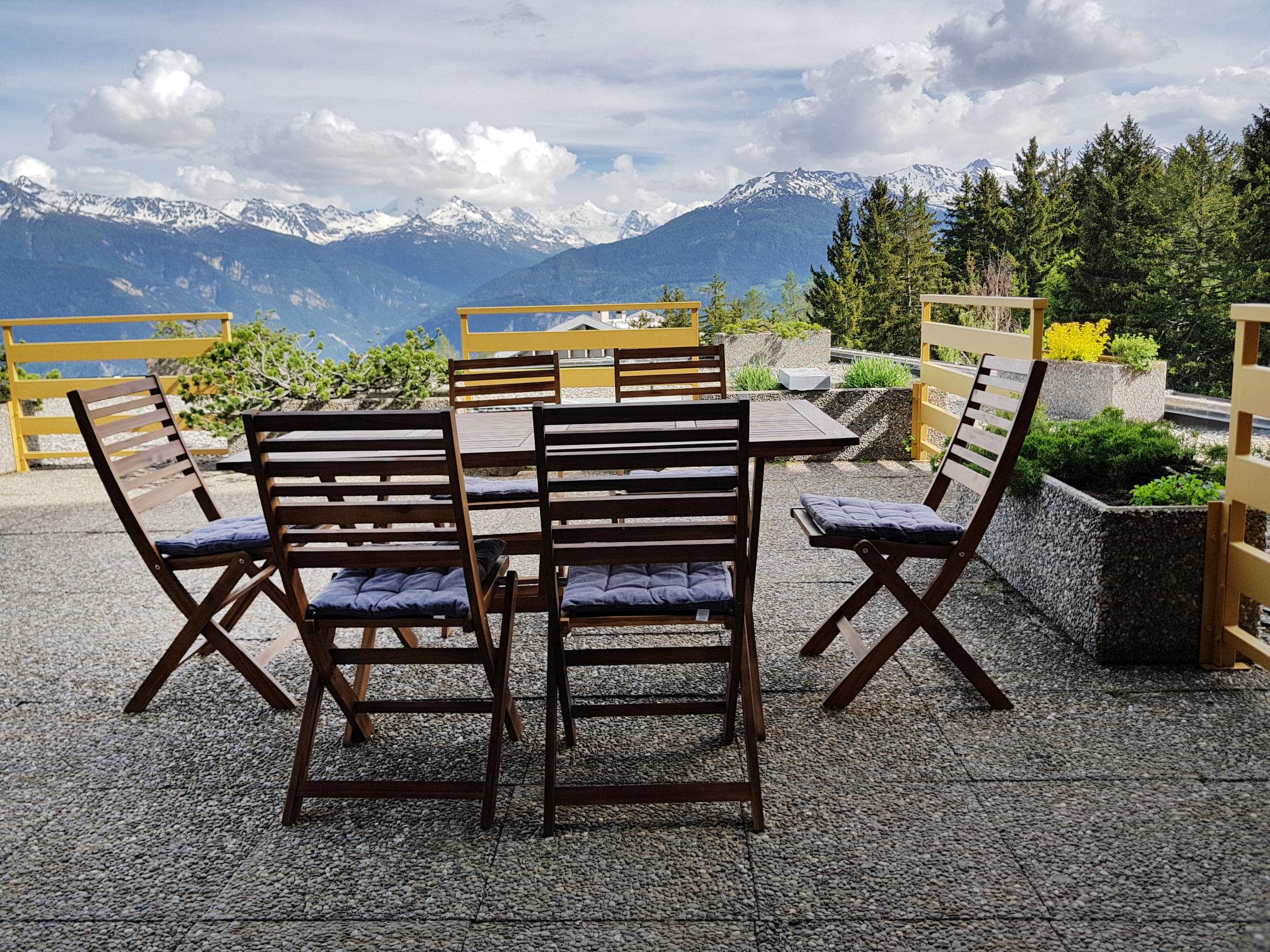 Foto 28 - Apartment mit 3 Schlafzimmern in Crans-Montana mit schwimmbad und blick auf die berge