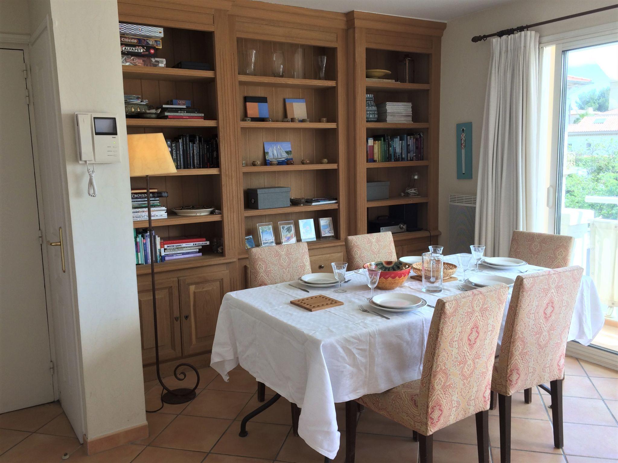 Photo 3 - Appartement de 2 chambres à Sainte-Maxime avec vues à la mer