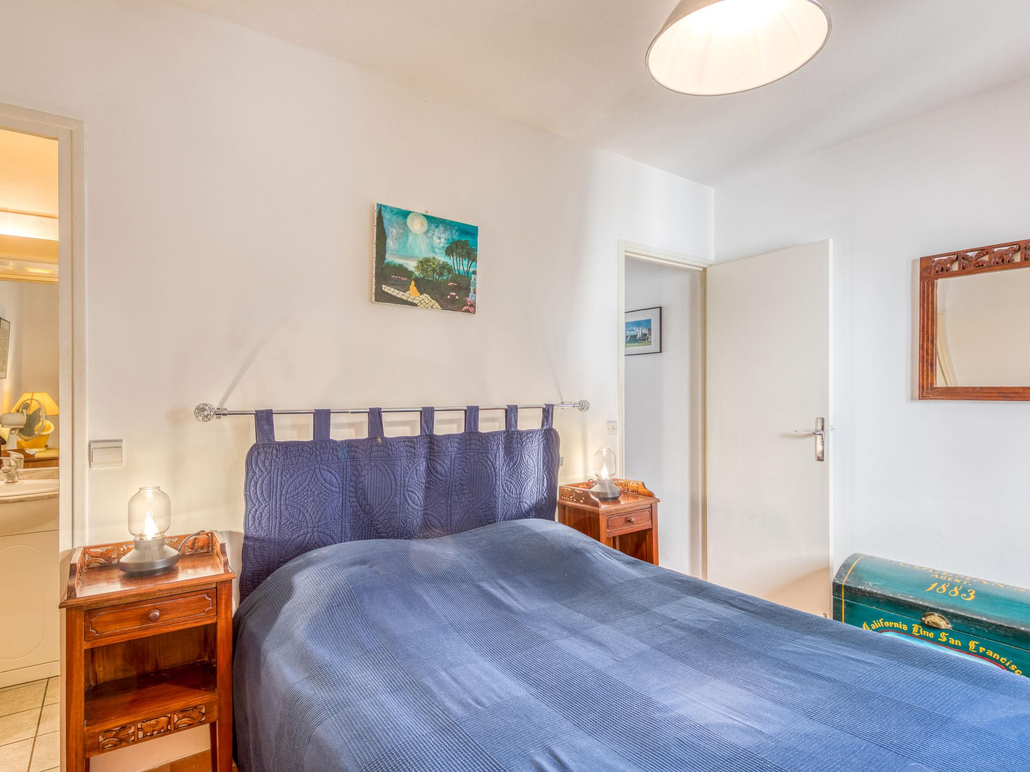 Foto 5 - Appartamento con 1 camera da letto a Fréjus con terrazza e vista mare