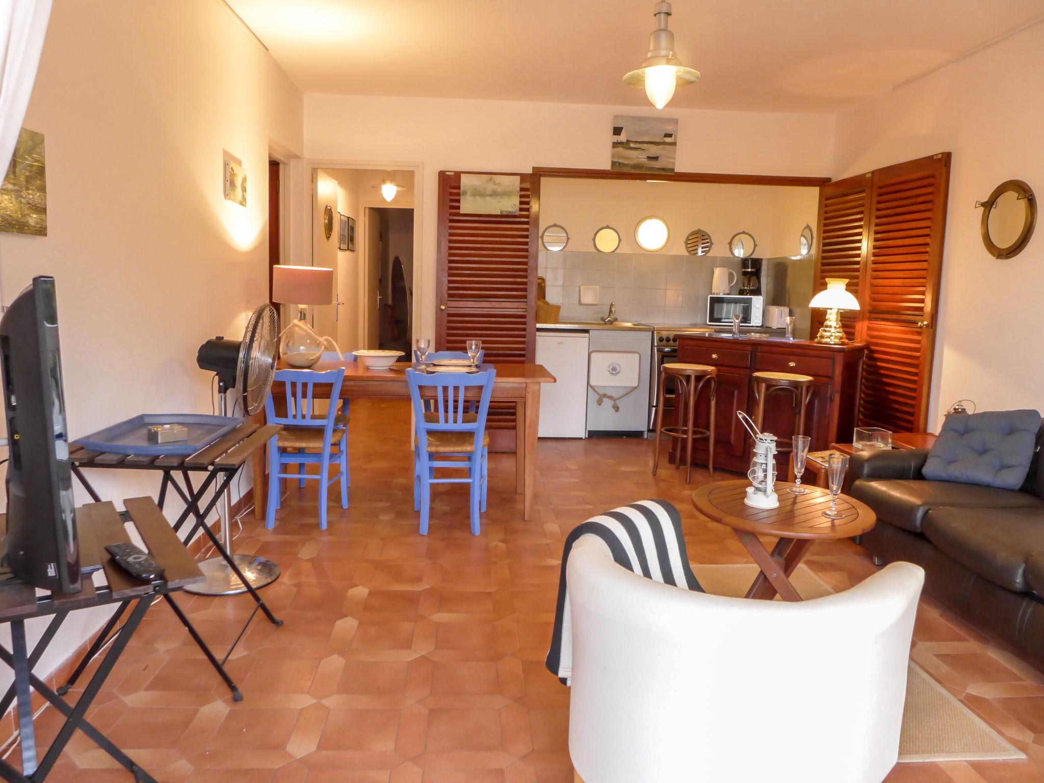 Photo 8 - 1 bedroom Apartment in Fréjus with terrace and sea view