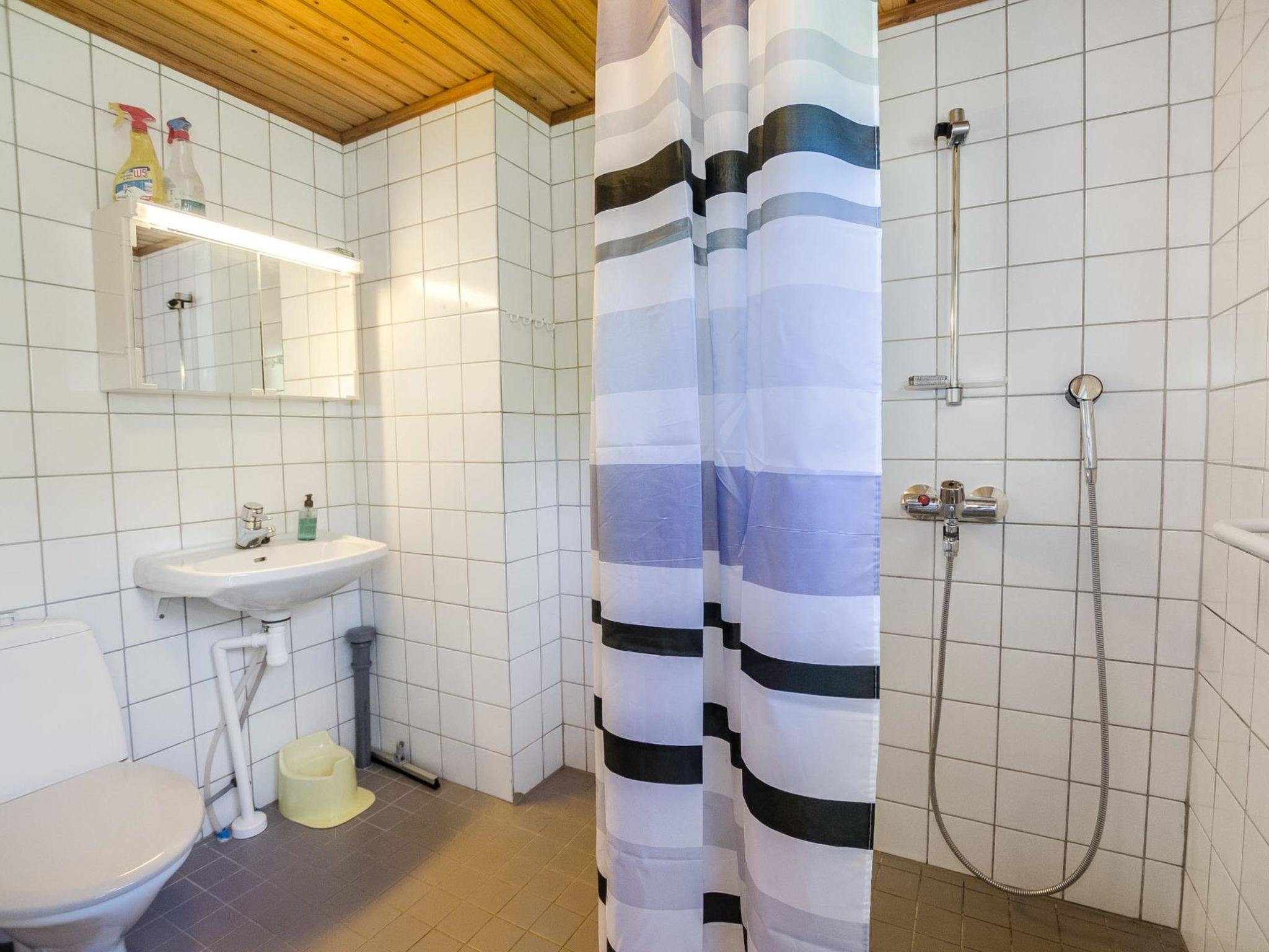 Foto 19 - Casa de 2 habitaciones en Juuka con sauna