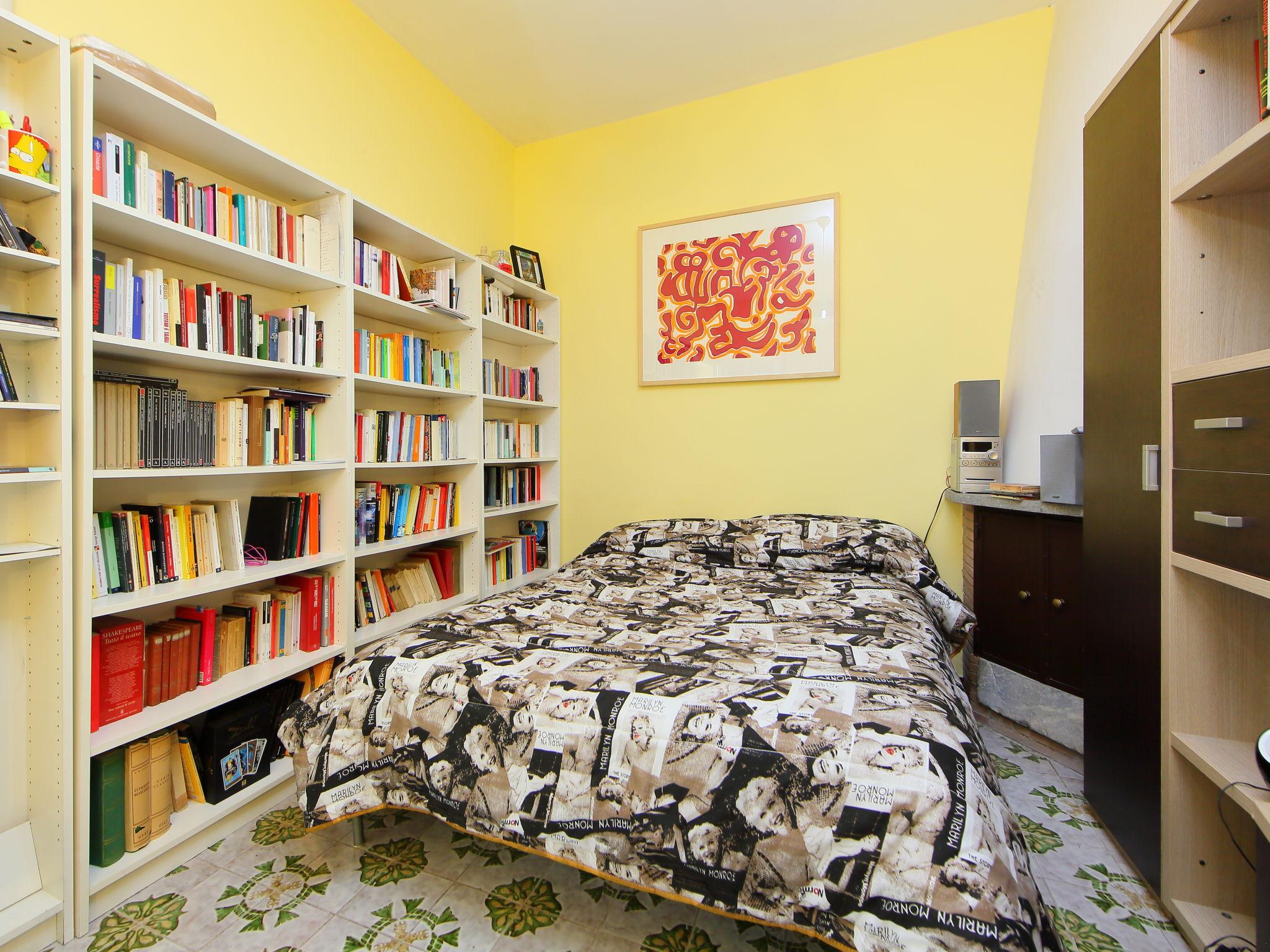 Foto 17 - Haus mit 4 Schlafzimmern in Guidonia Montecelio mit garten und terrasse