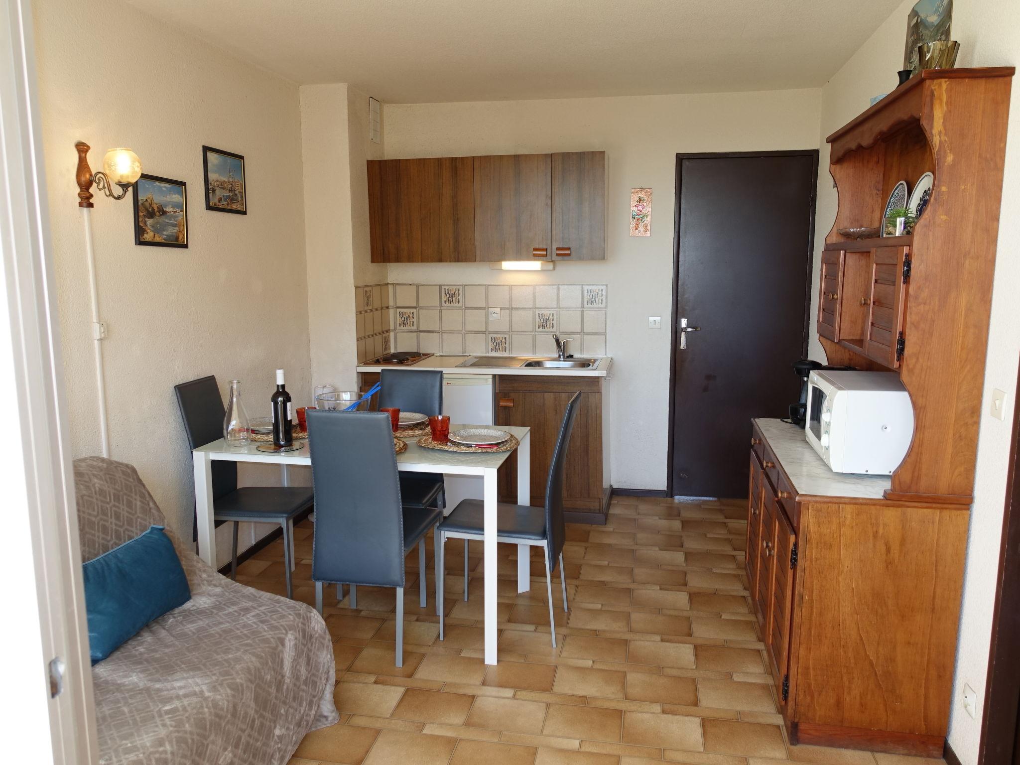 Foto 8 - Appartamento con 1 camera da letto a Gruissan con vista mare