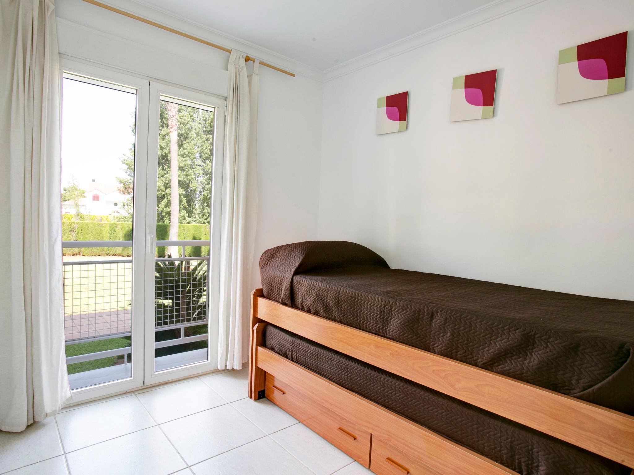 Foto 11 - Apartamento de 2 habitaciones en Oliva con piscina y vistas al mar