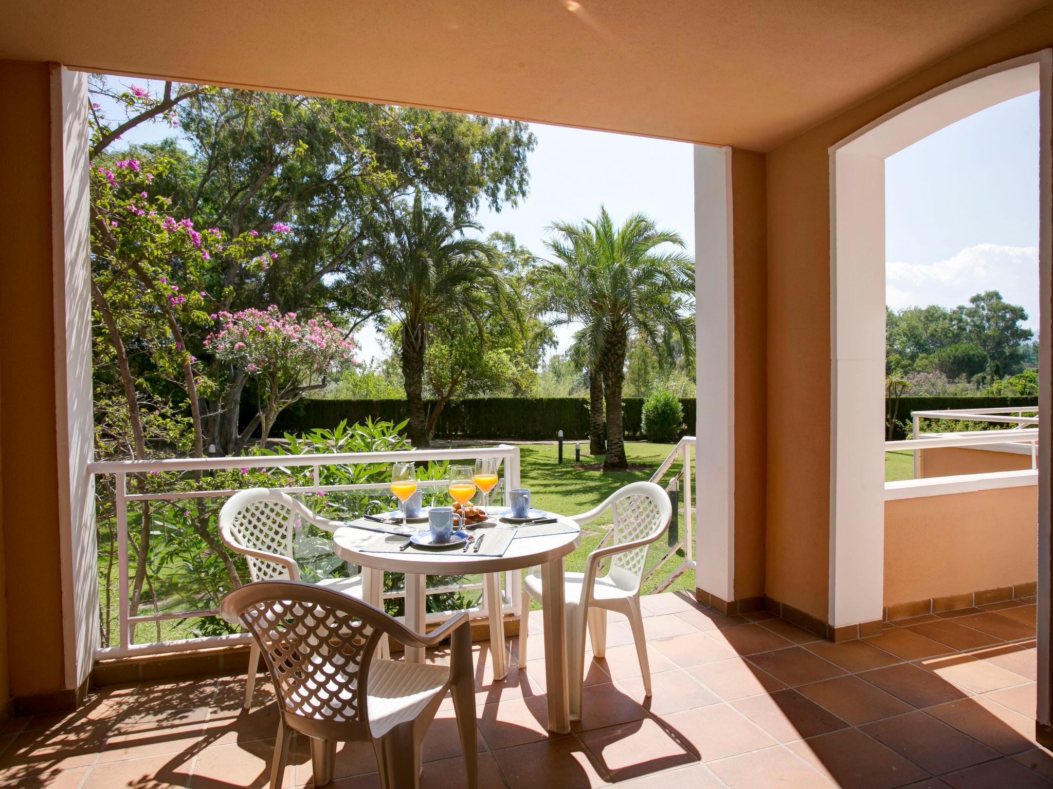 Photo 10 - 2 bedroom Apartment in Oliva with swimming pool and garden