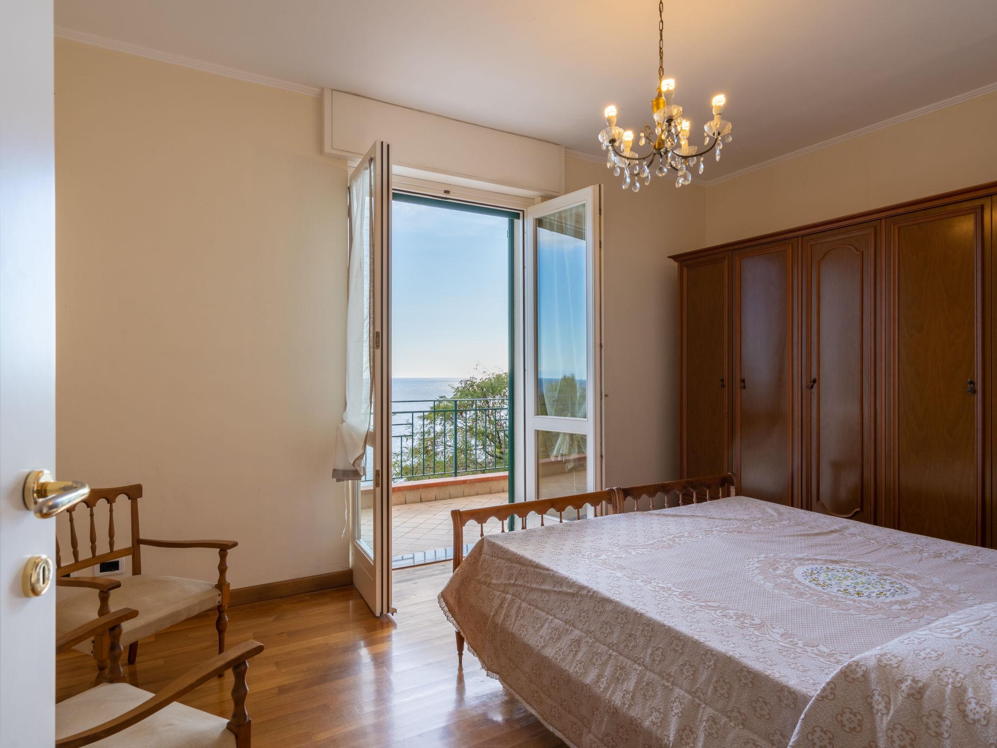 Foto 10 - Appartamento con 1 camera da letto a Imperia con giardino e vista mare