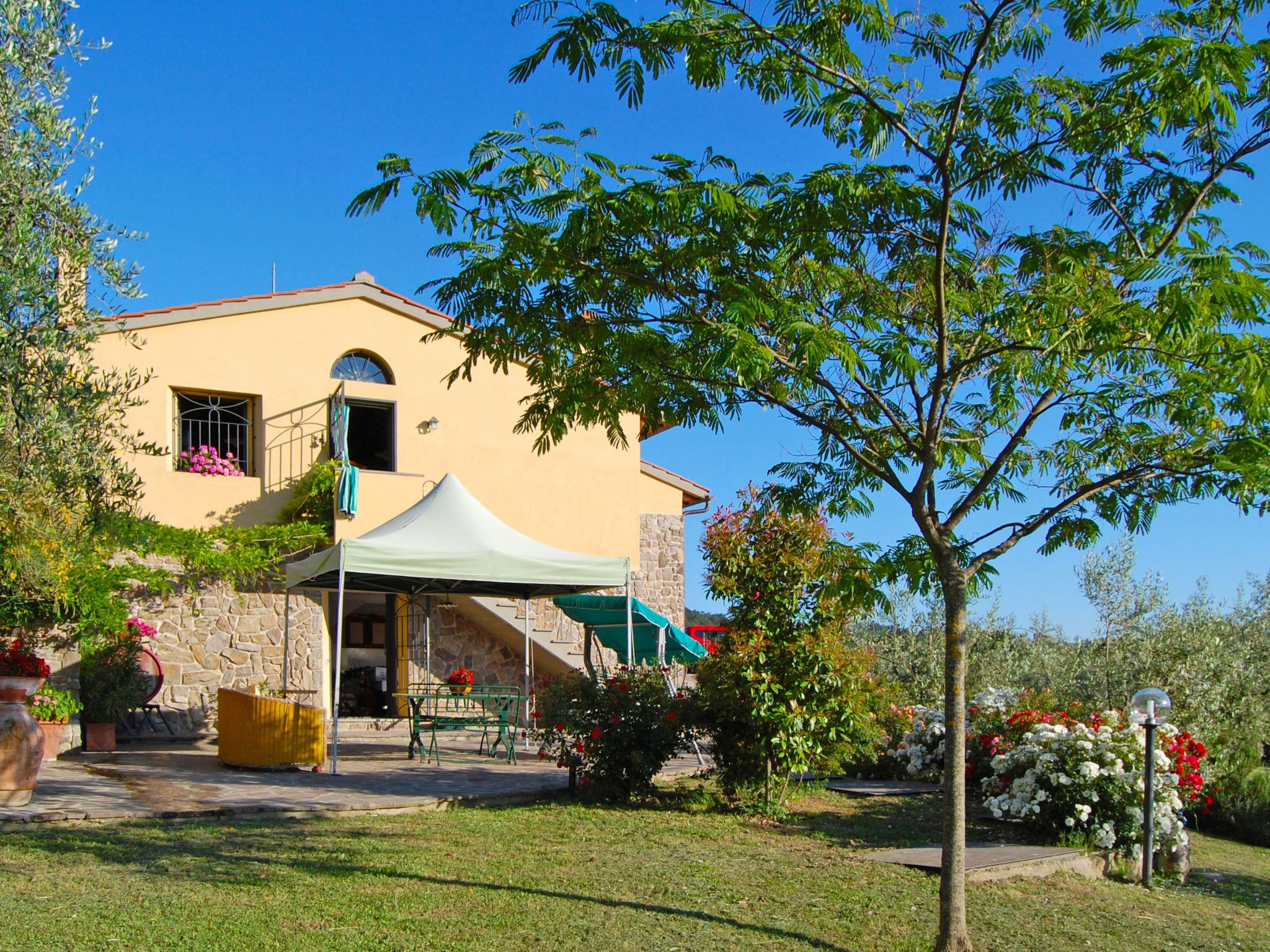 Foto 1 - Casa de 3 quartos em Rufina com piscina privada e jardim
