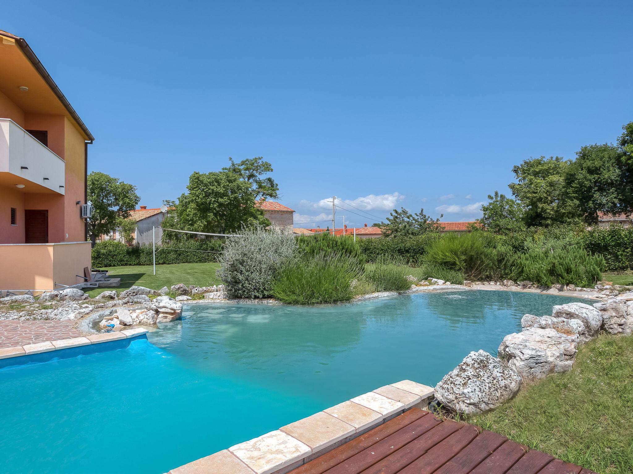 Foto 5 - Casa con 6 camere da letto a Marčana con piscina privata e giardino