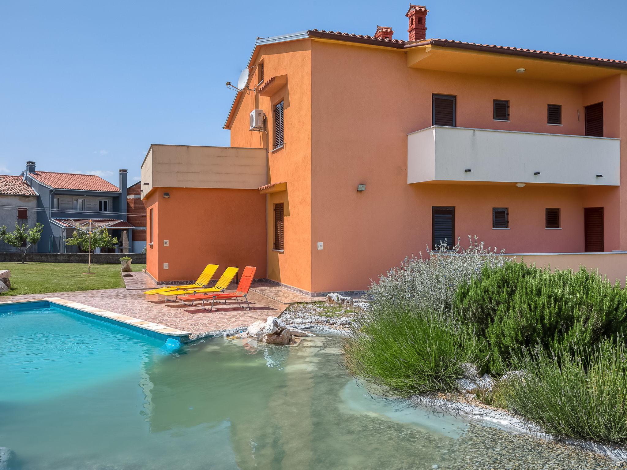 Foto 29 - Casa con 6 camere da letto a Marčana con piscina privata e vista mare