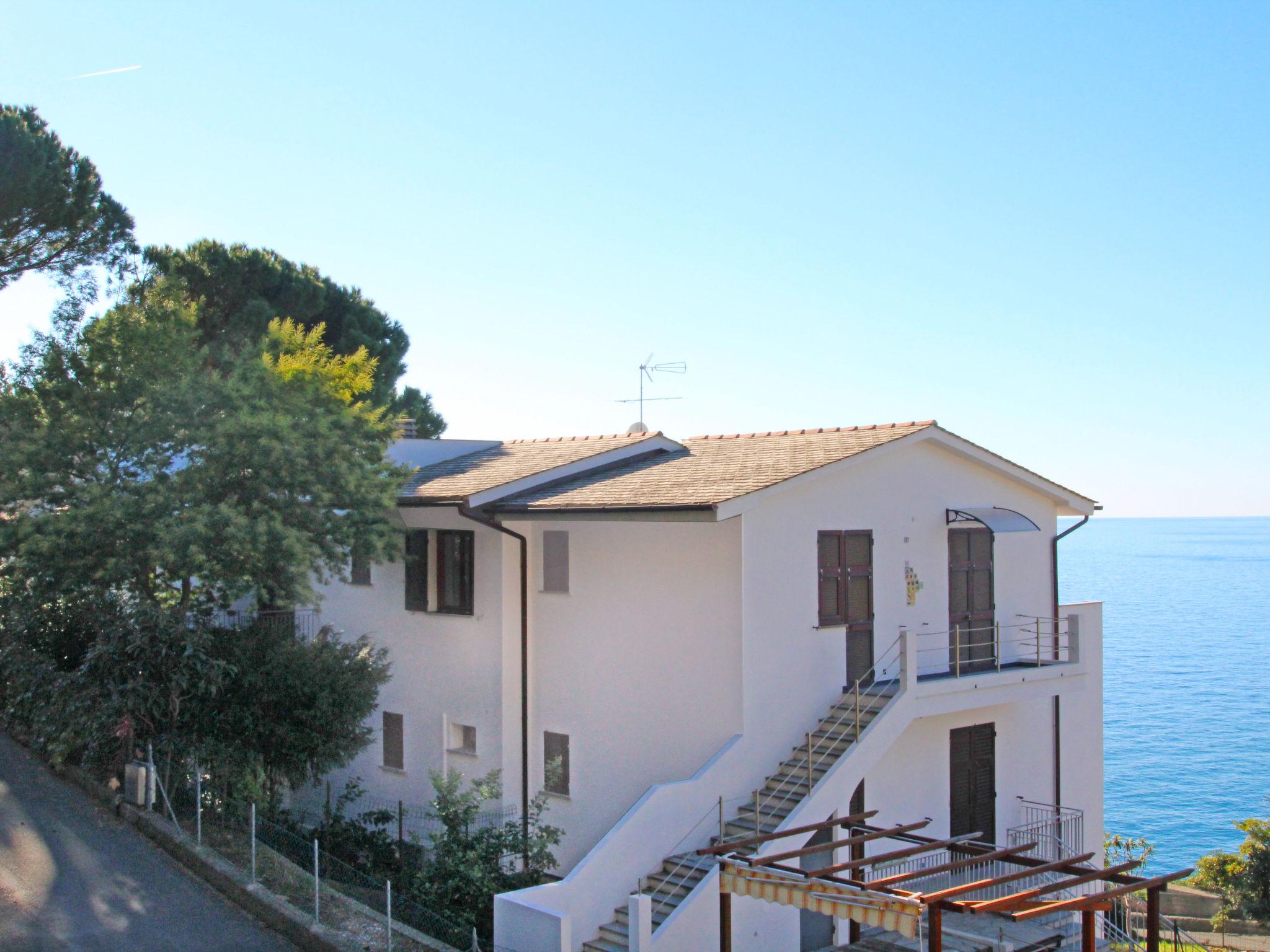 Photo 1 - 2 bedroom Apartment in Moneglia